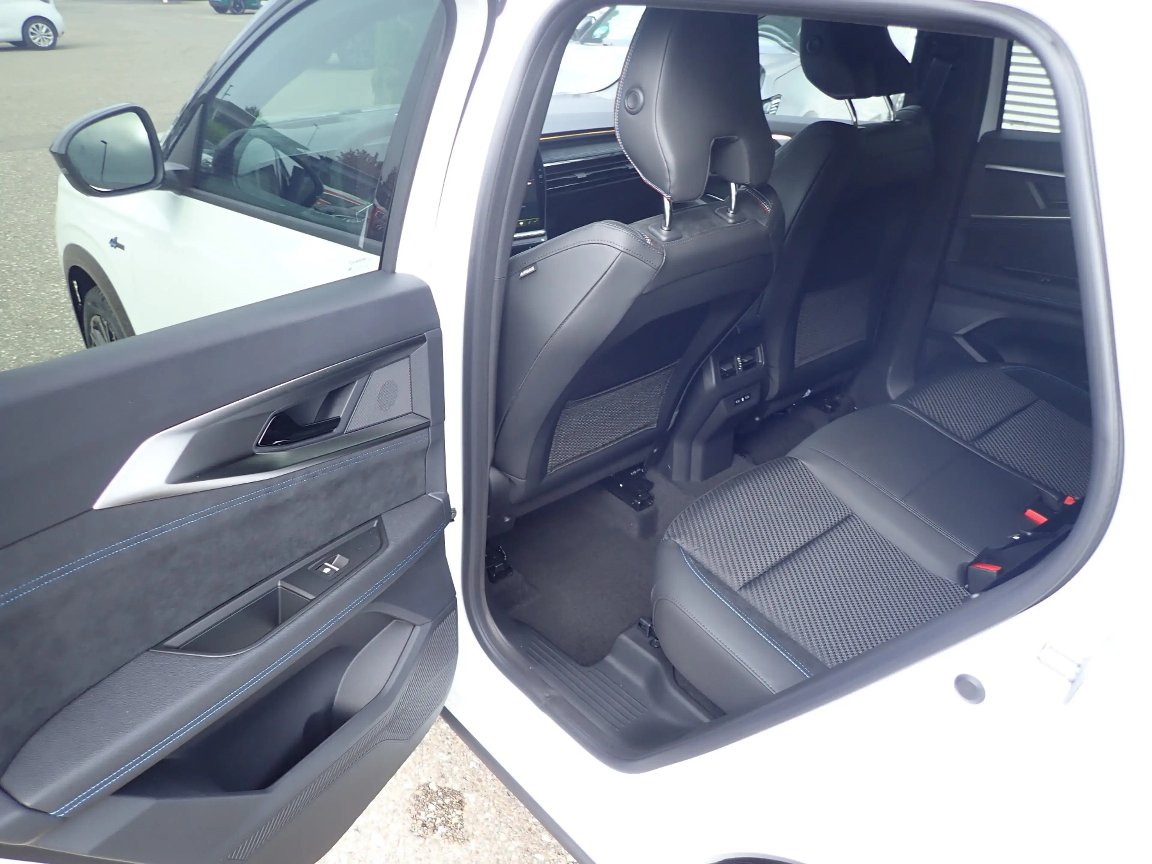 Renault Austral Esprit Alpine Mild Hybrid 150 Automatik — photo 8
