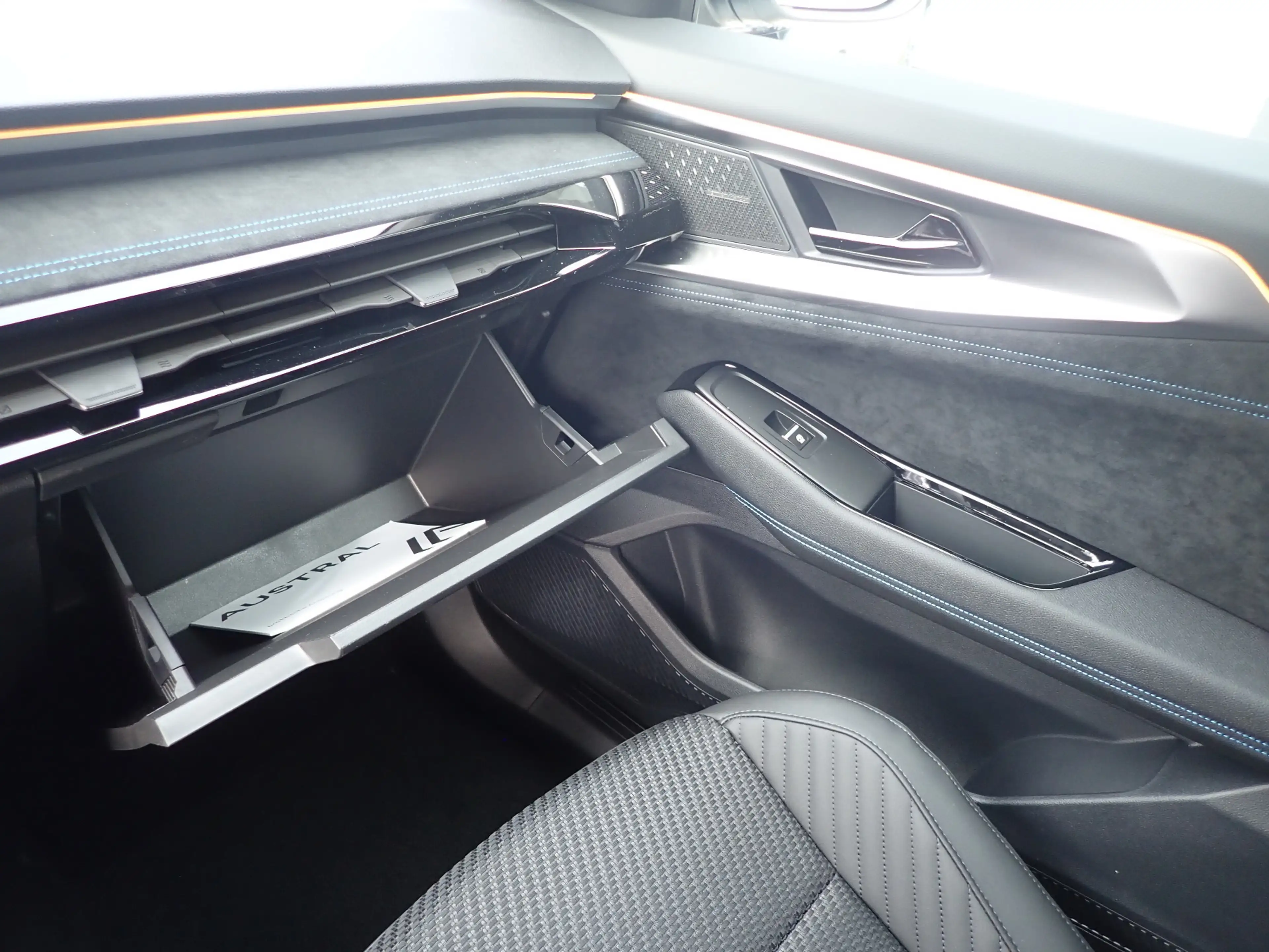 Renault Austral Esprit Alpine Mild Hybrid 150 Automatik — photo 14