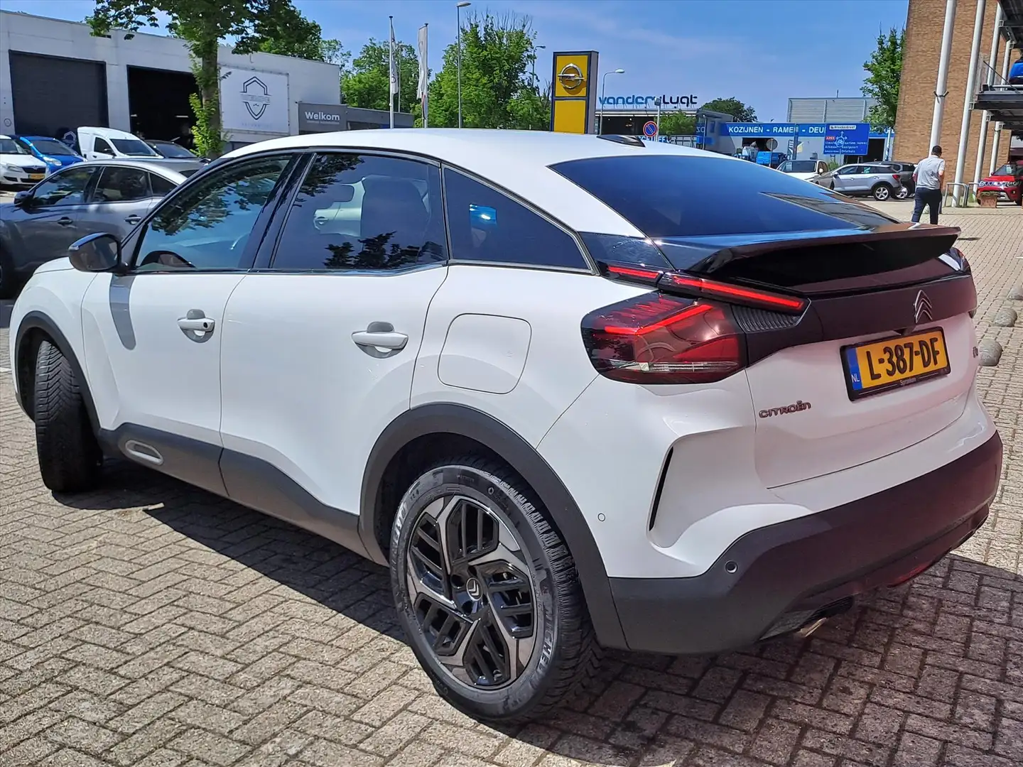 Citroen C4 1.2 PureTech 130pk S&S EAT8 Launch Edition Shine Bianco - 2