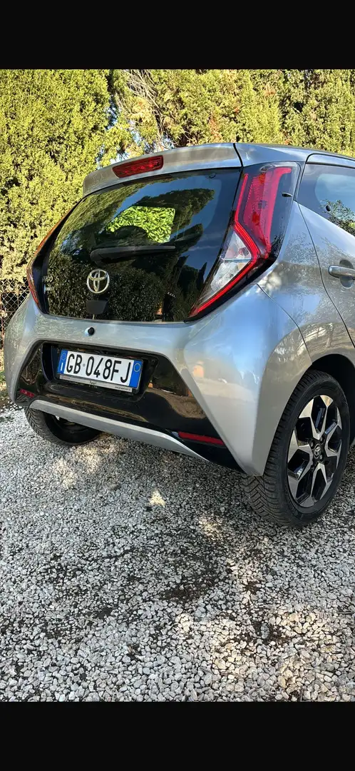 Toyota Aygo 5p 1.0 x-wave grey m-mt 72cv - 1