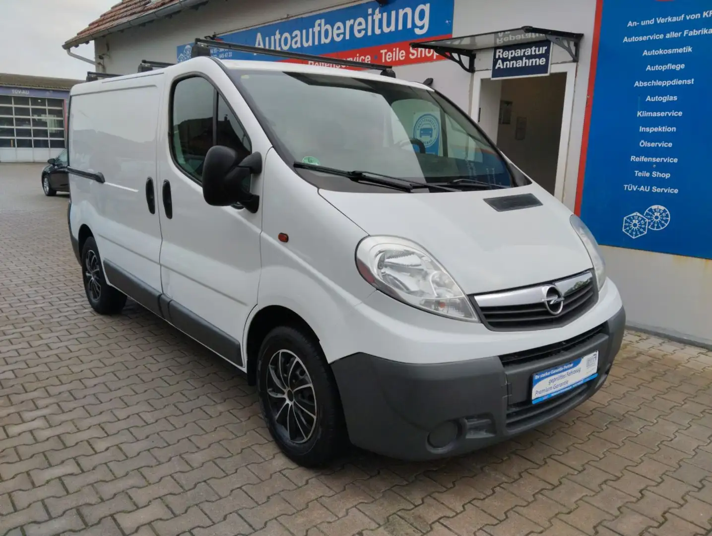 Opel Vivaro Kasten/Kombi L1H1 2,9t TÜV-AU 04-2027 Білий - 1