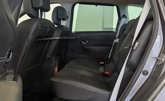 Renault Scenic view 9