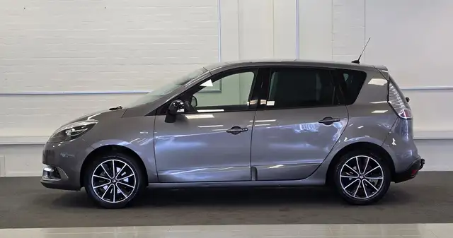 Renault Scenic view 3