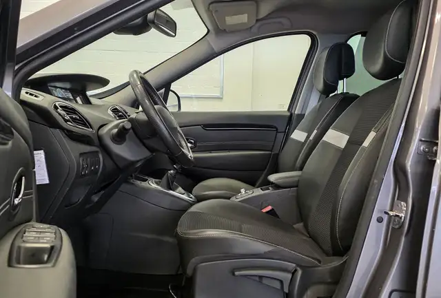 Renault Scenic view 8