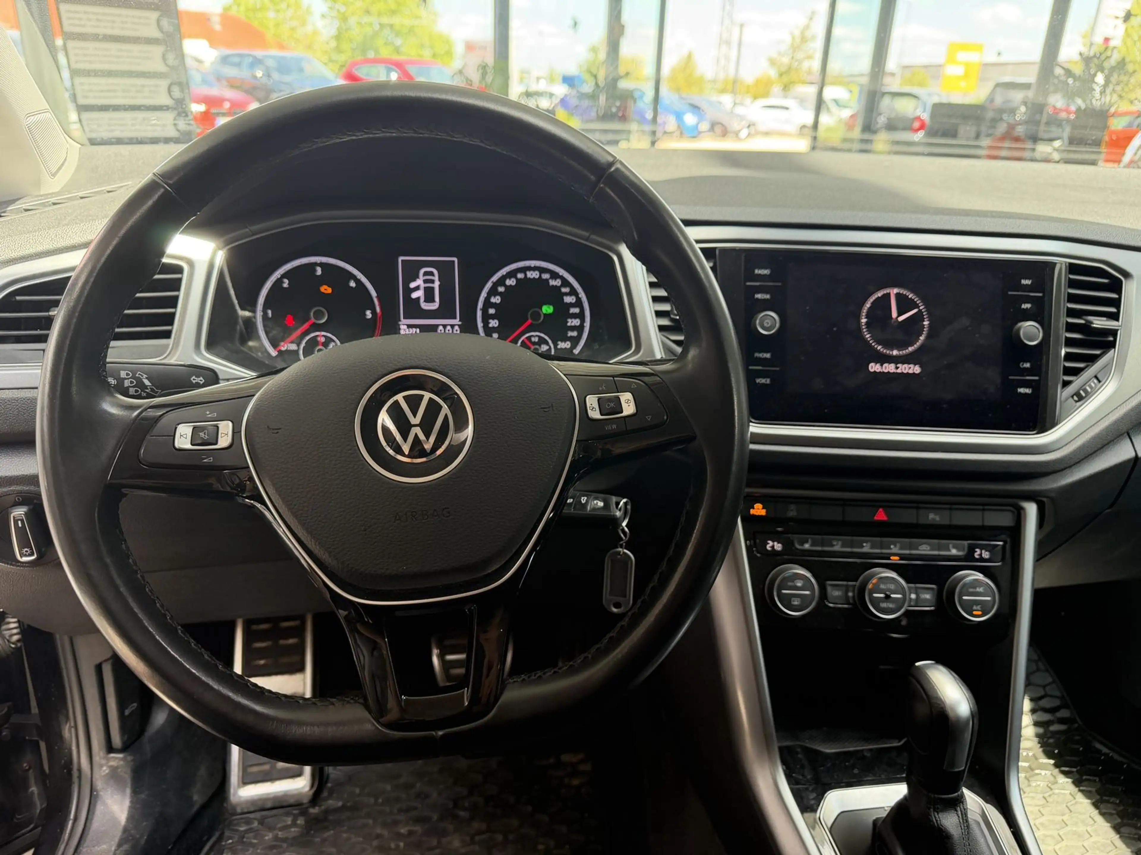 Volkswagen T-Roc 2.0TDI DSG Active Navi — photo 8