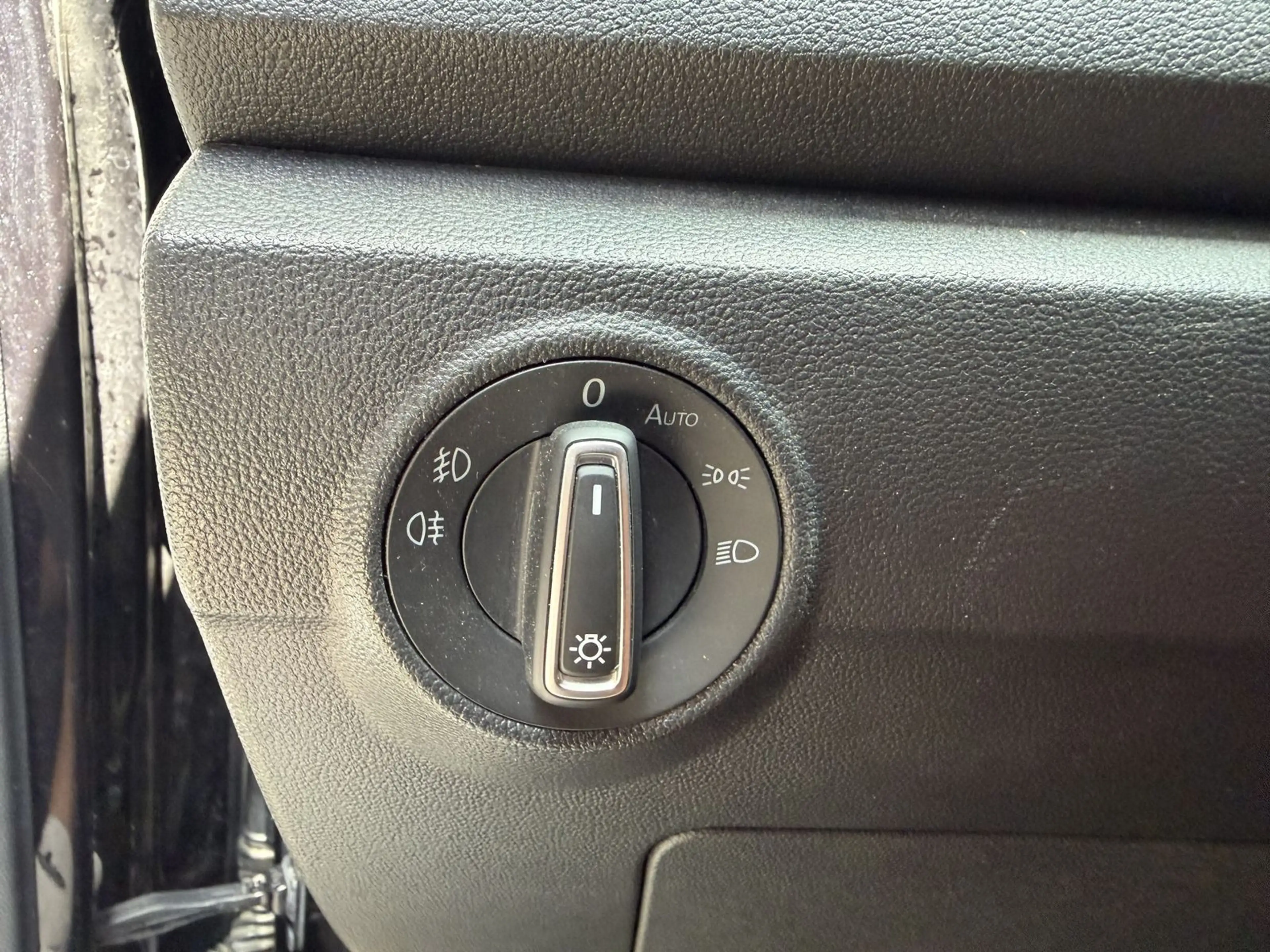 Volkswagen T-Roc 2.0TDI DSG Active Navi — photo 13