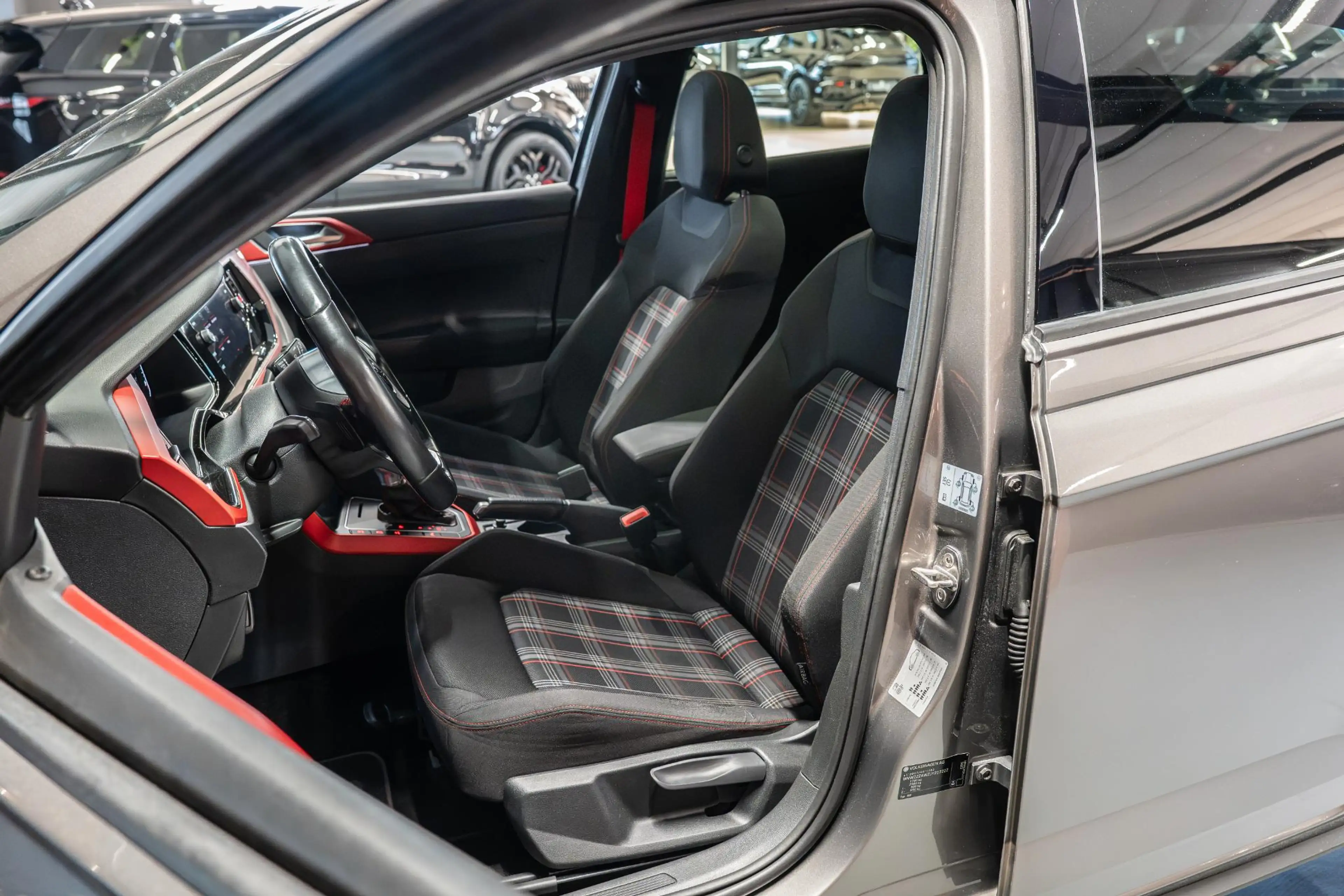 Volkswagen Polo GTI 2.0 TSI Pano | Adapt. Cruise — photo 3