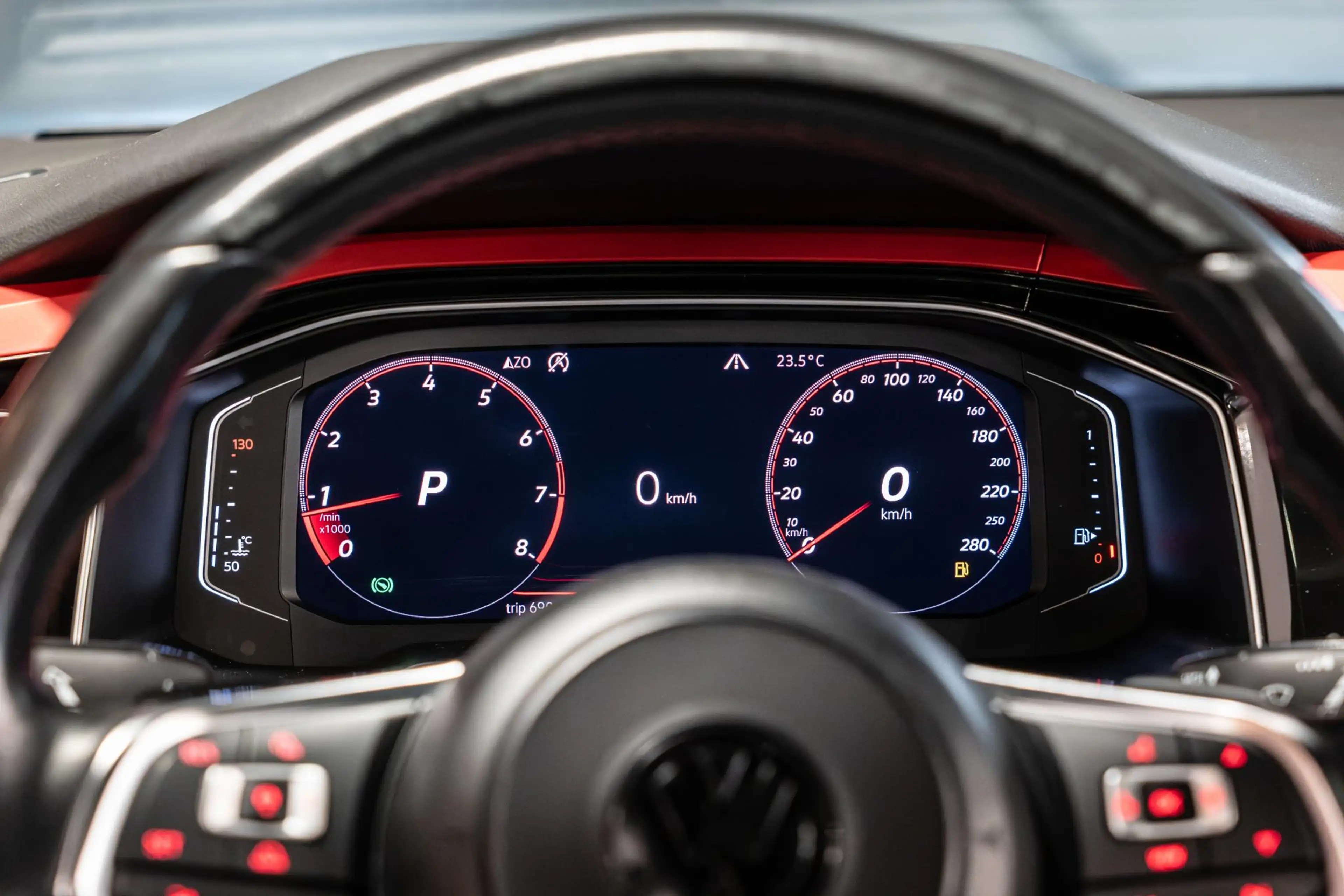 Volkswagen Polo GTI 2.0 TSI Pano | Adapt. Cruise — photo 10