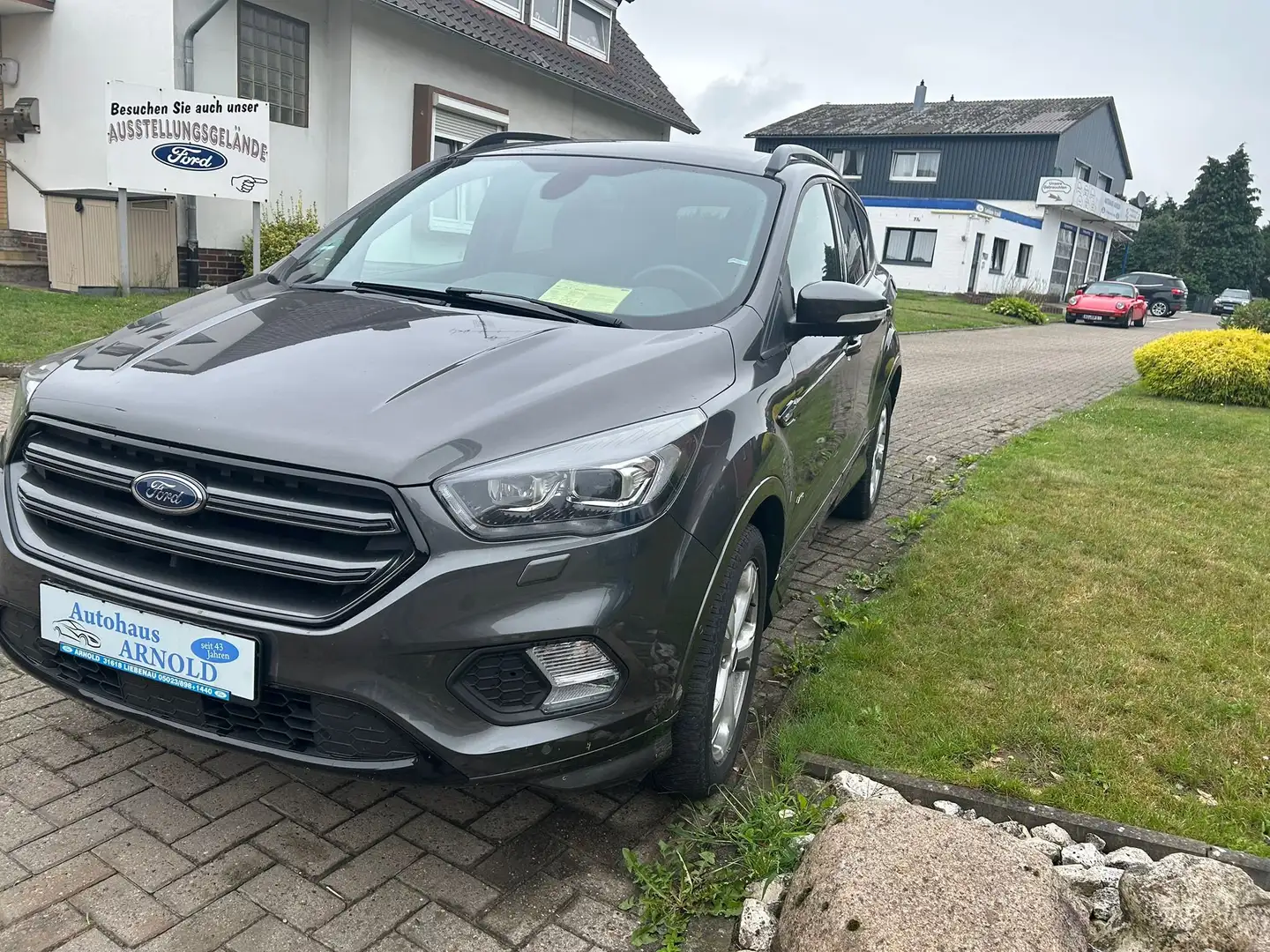 Ford Kuga ST-Line Grau - 1