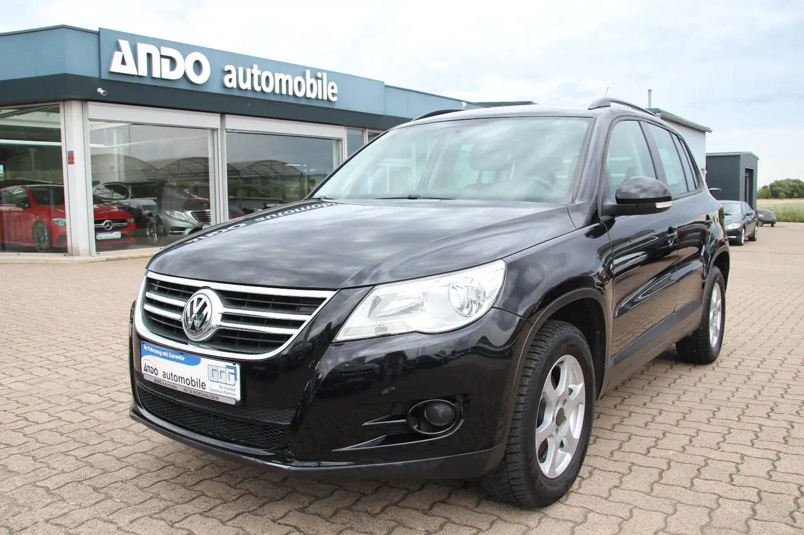 Volkswagen Tiguan 1.4 Trend & Fun 4Motion Klima/AHK Černá - 1