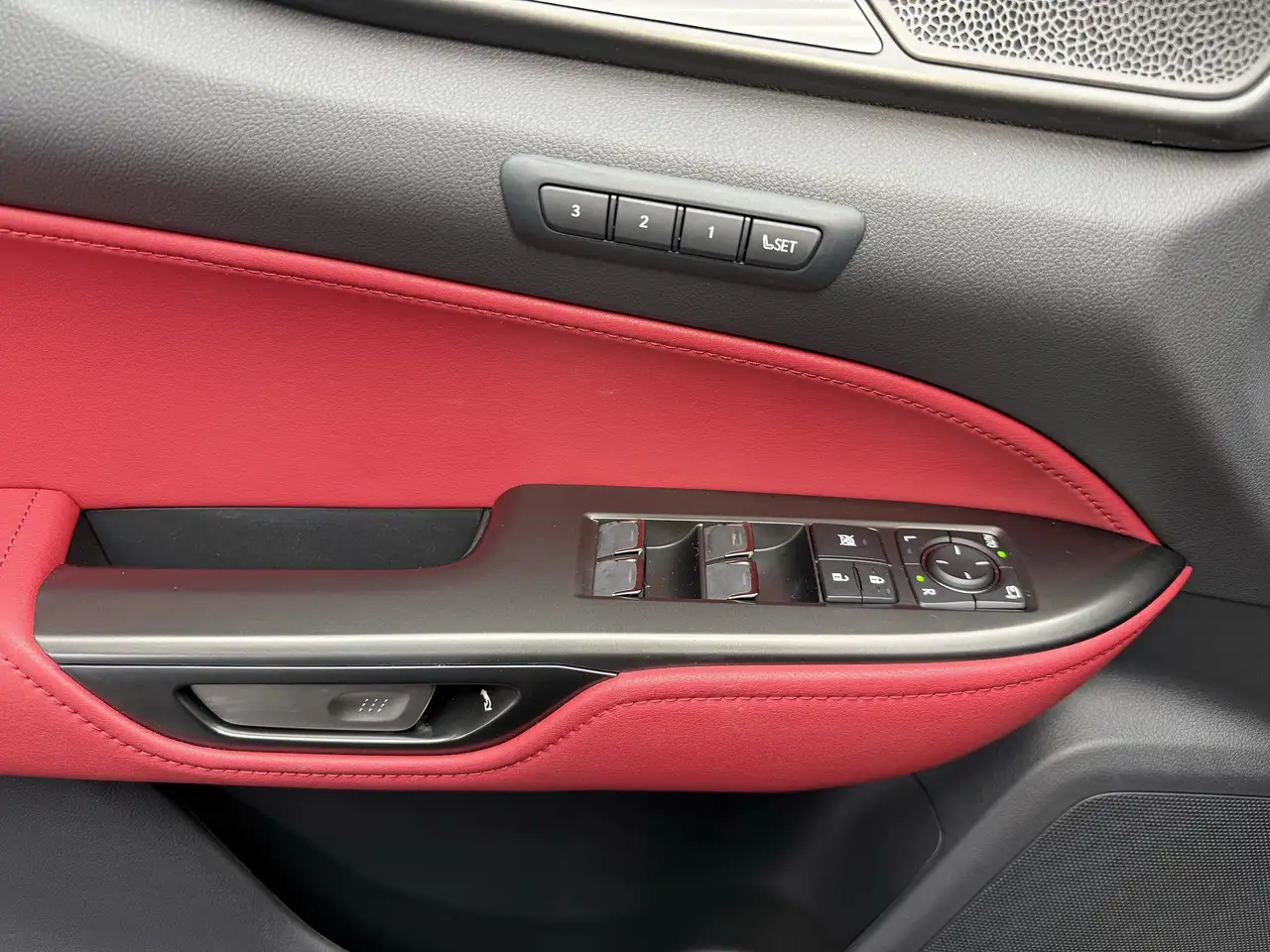 Lexus NX снимка Lexus NX