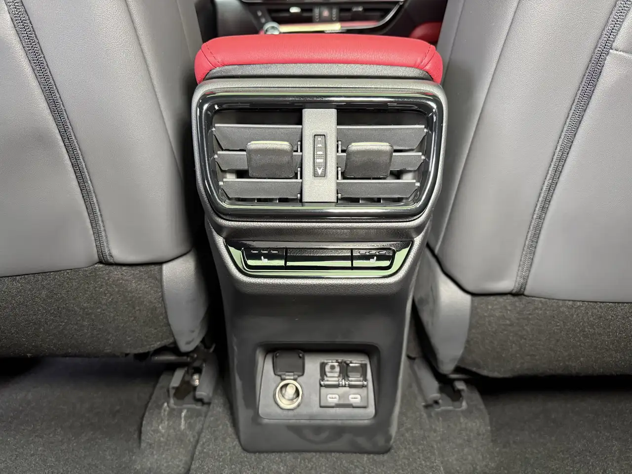 Lexus NX снимка Lexus NX