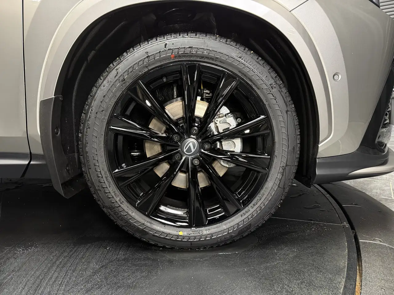 Lexus NX снимка Lexus NX