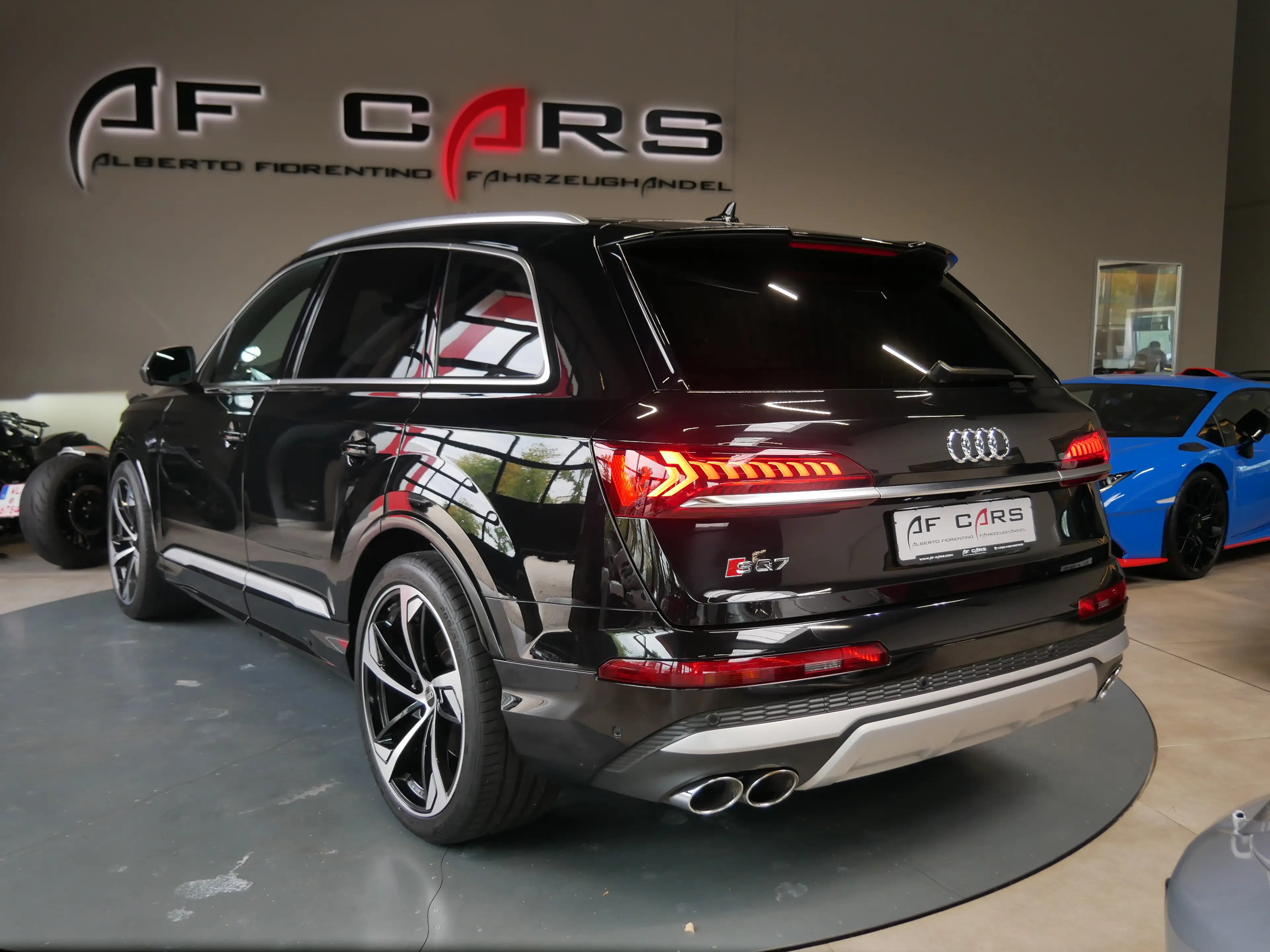 Audi SQ7 4.0 TFSI quattro Exclusive 22 S Line Voll — photo 7