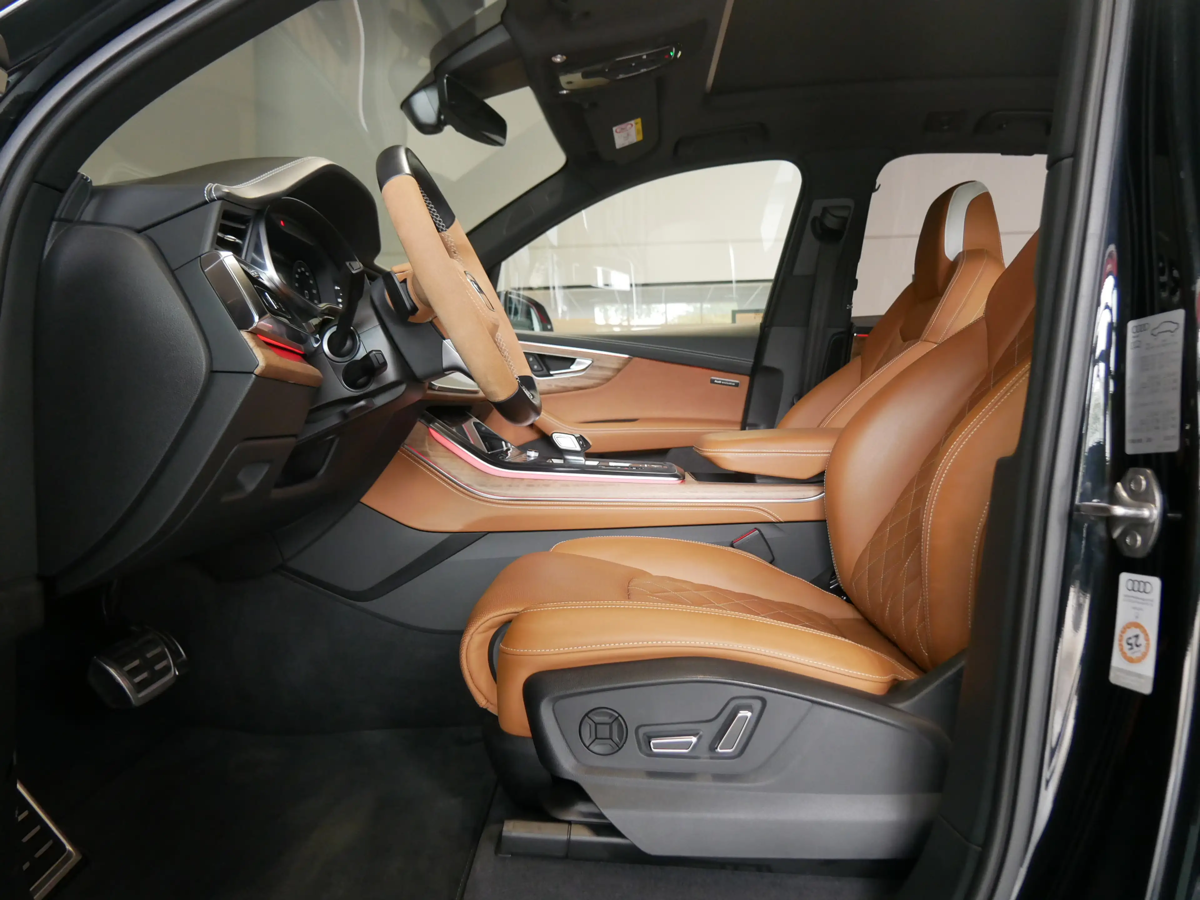 Audi SQ7 4.0 TFSI quattro Exclusive 22 S Line Voll — photo 10