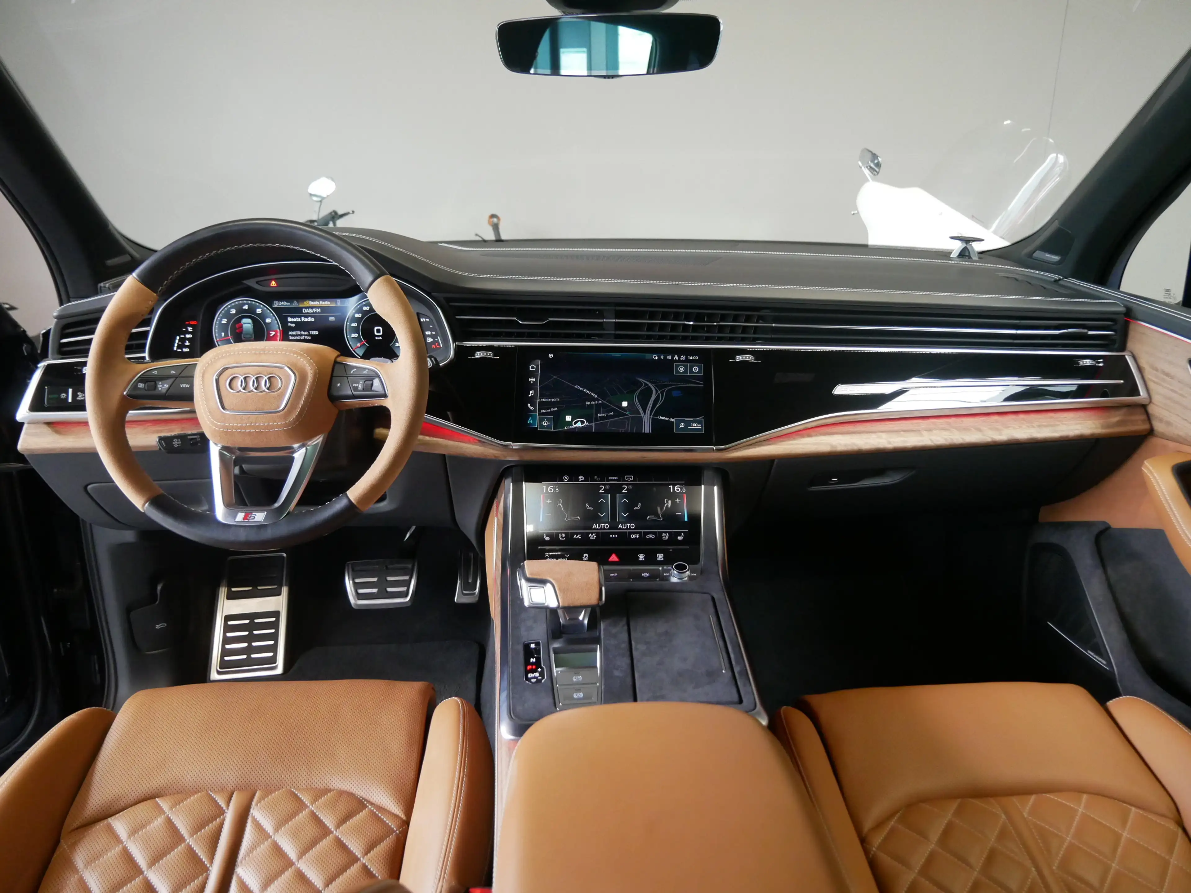 Audi SQ7 4.0 TFSI quattro Exclusive 22 S Line Voll — photo 14