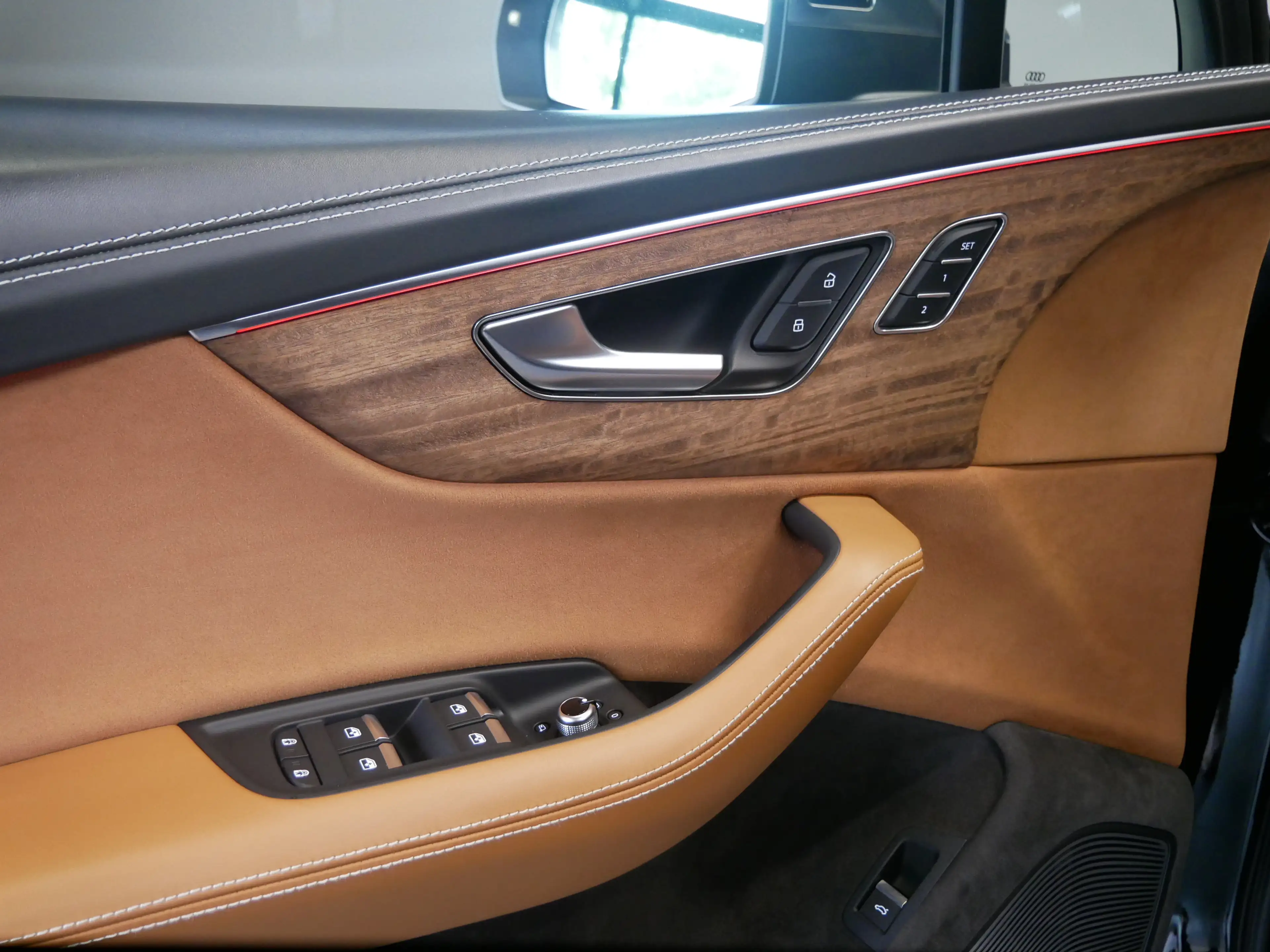 Audi SQ7 4.0 TFSI quattro Exclusive 22 S Line Voll — photo 9