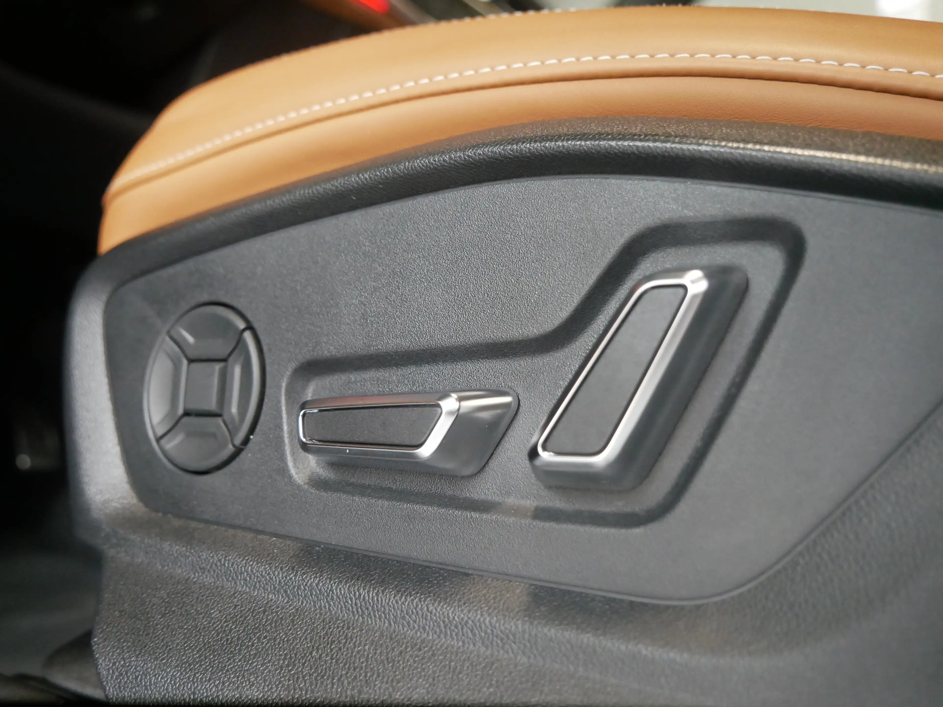 Audi SQ7 4.0 TFSI quattro Exclusive 22 S Line Voll — photo 12