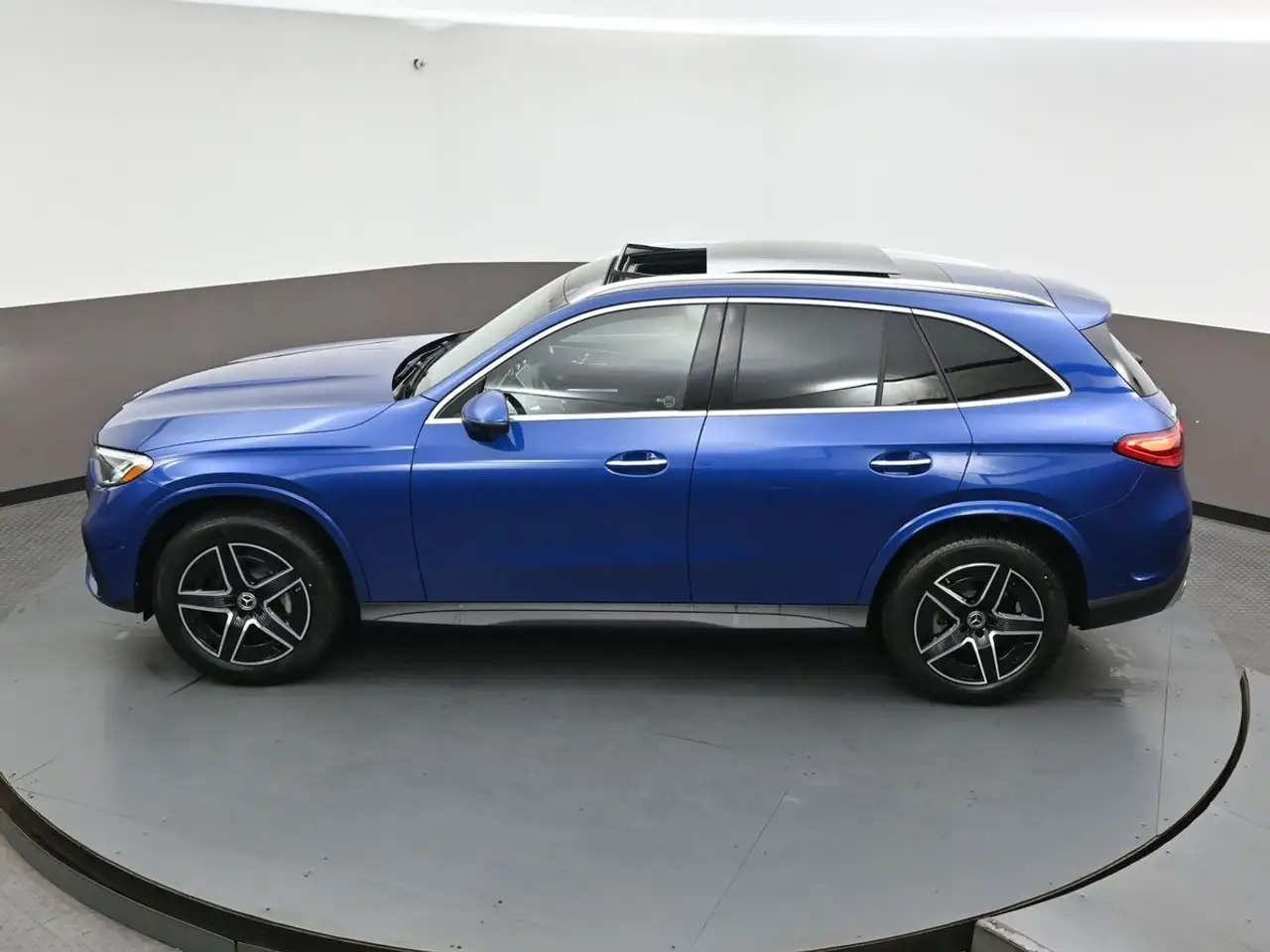 Mercedes-Benz GLC снимка Mercedes-Benz GLC