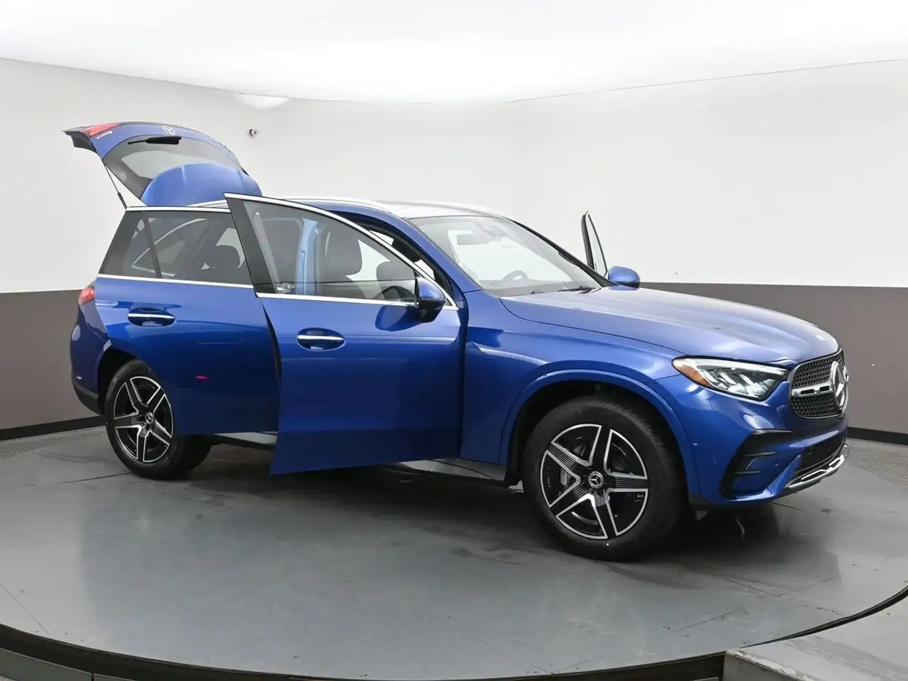 Mercedes-Benz GLC снимка Mercedes-Benz GLC