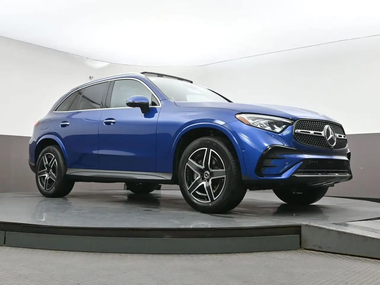 Mercedes-Benz GLC снимка Mercedes-Benz GLC