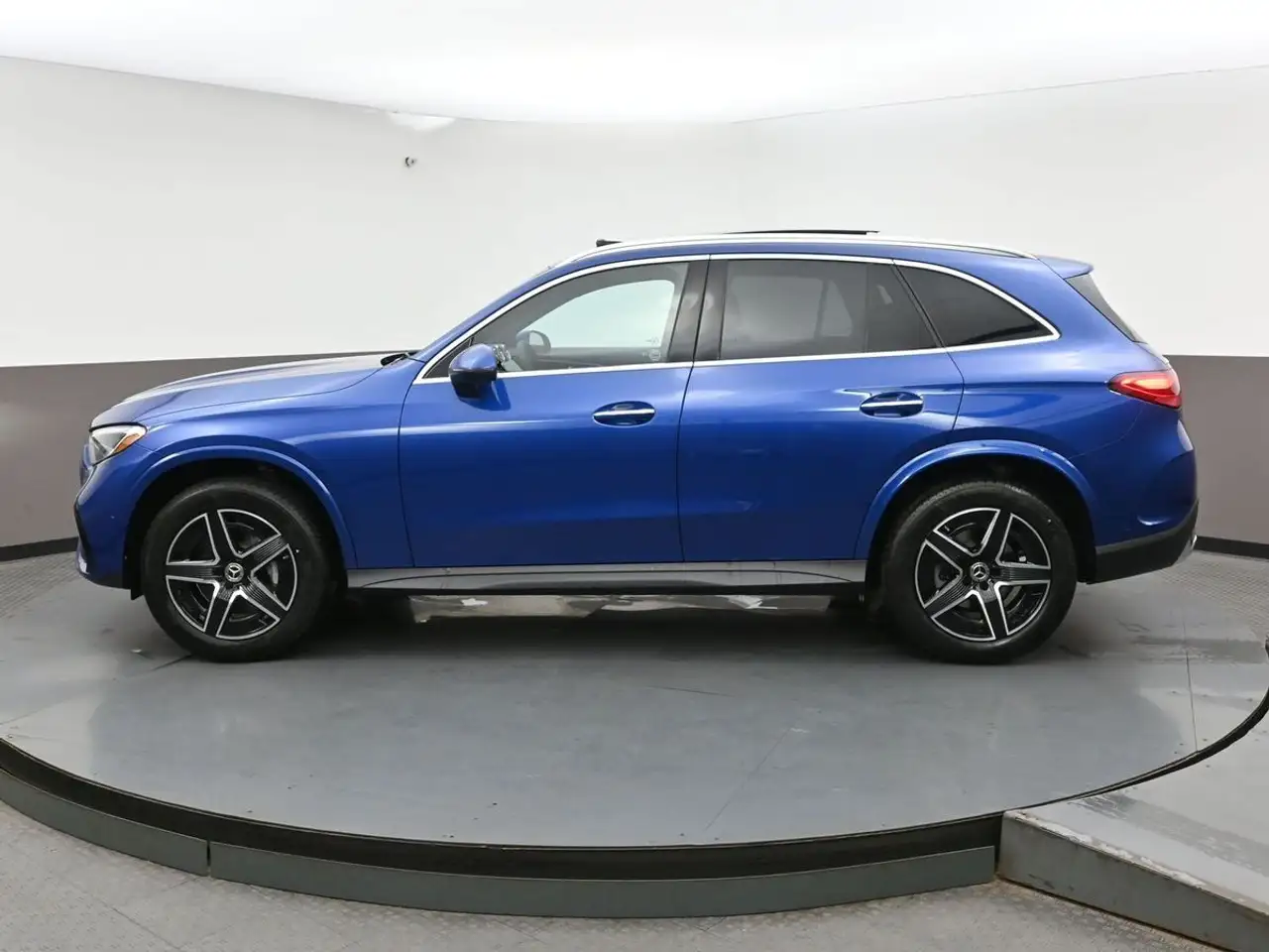 Mercedes-Benz GLC снимка Mercedes-Benz GLC
