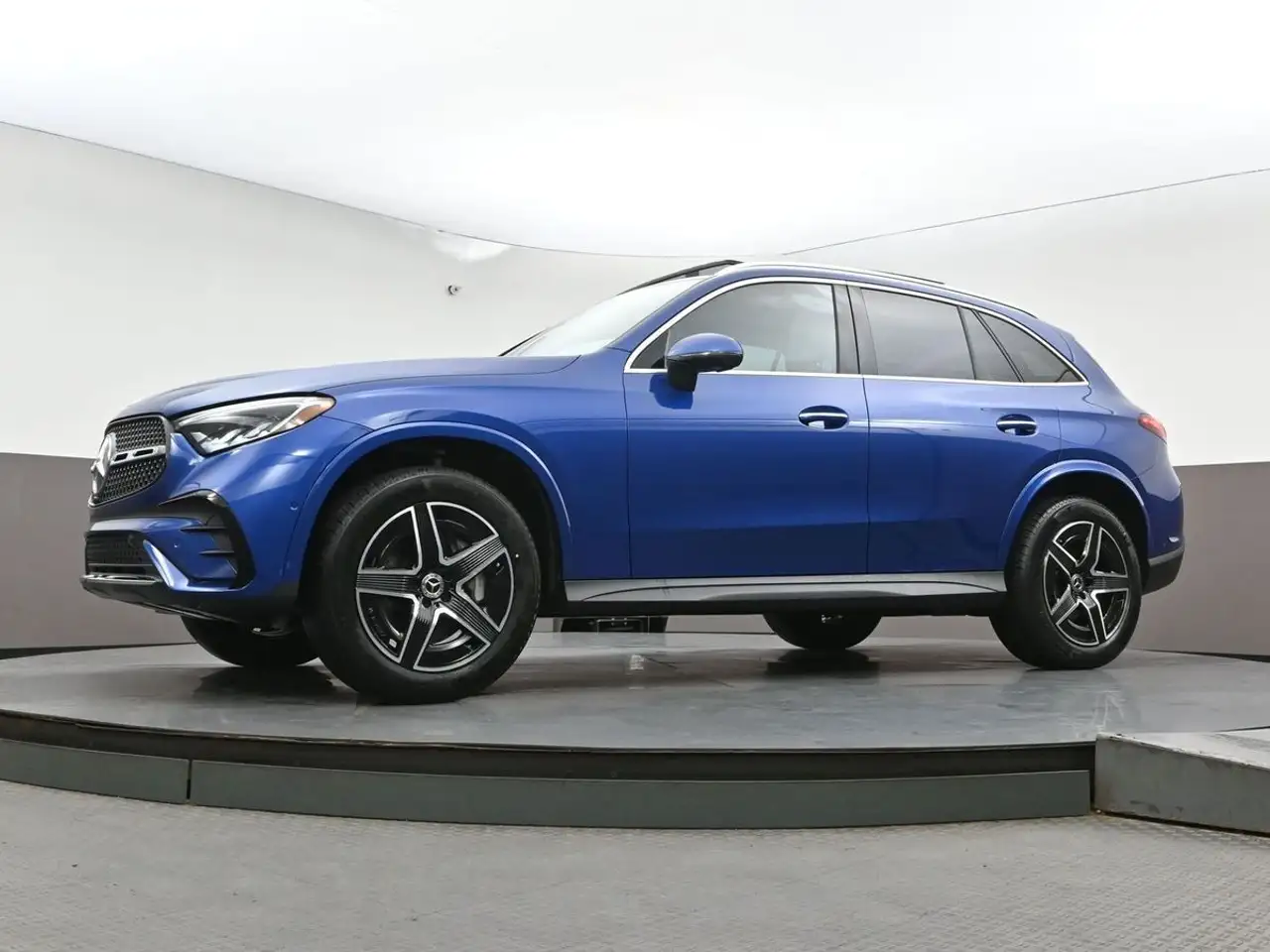 Mercedes-Benz GLC снимка Mercedes-Benz GLC