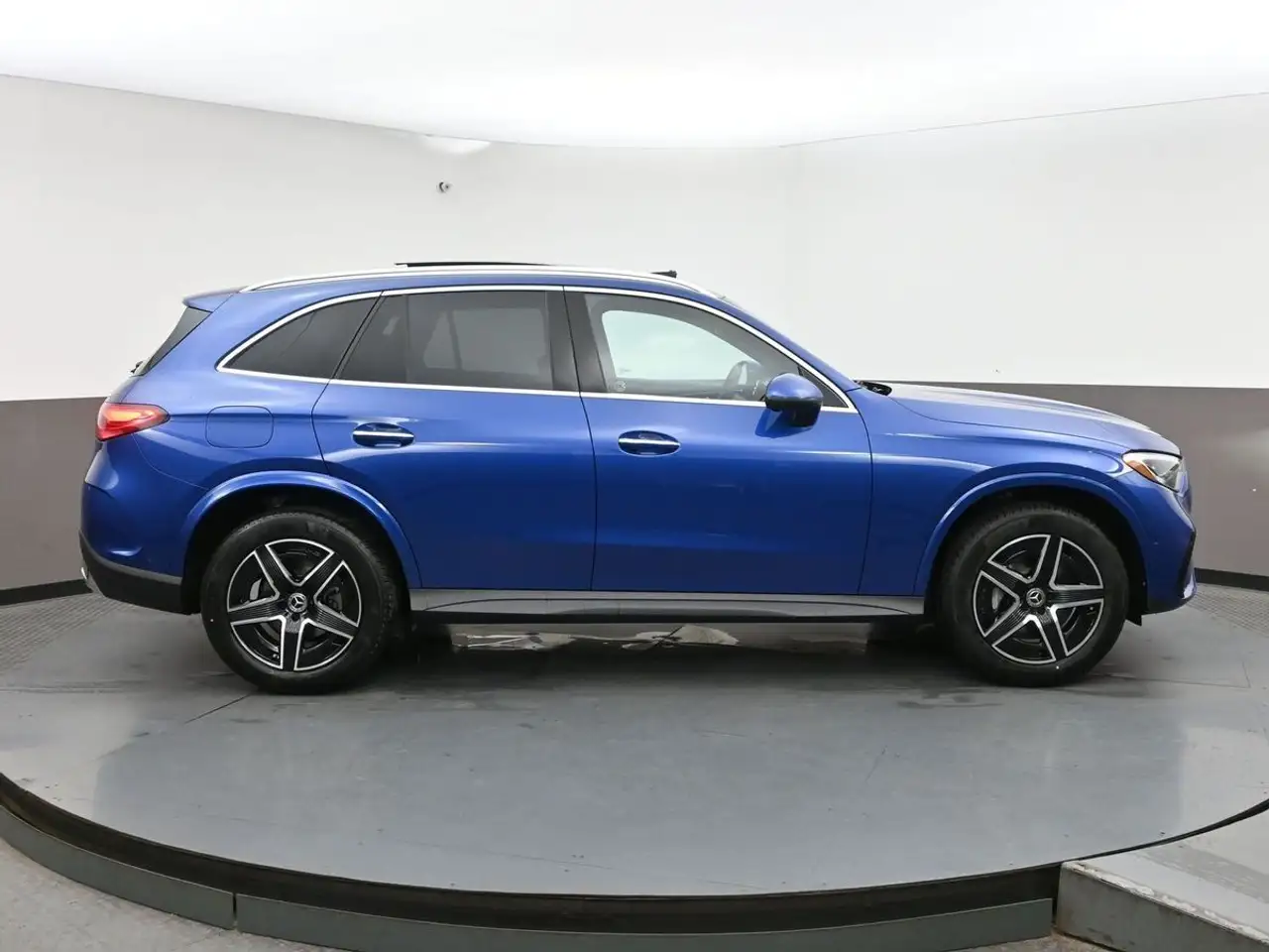 Mercedes-Benz GLC снимка Mercedes-Benz GLC