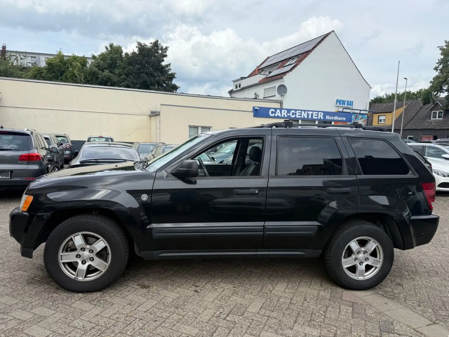 Jeep Grand Cherokee 4.7 Laredo*LPG*NAVI*** Schwarz - 2