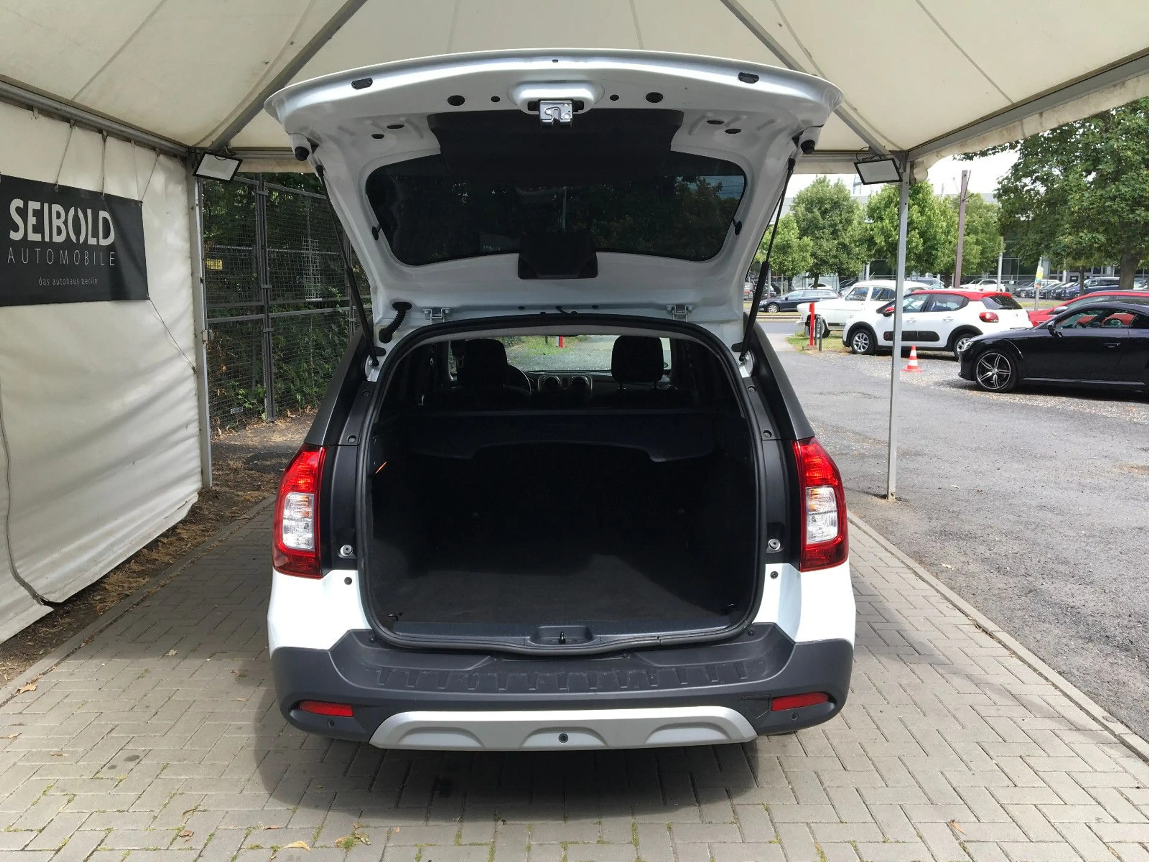 Dacia Logan MCV II Kombi Stepway/Navi/Klima/Temp/Kam — photo 8