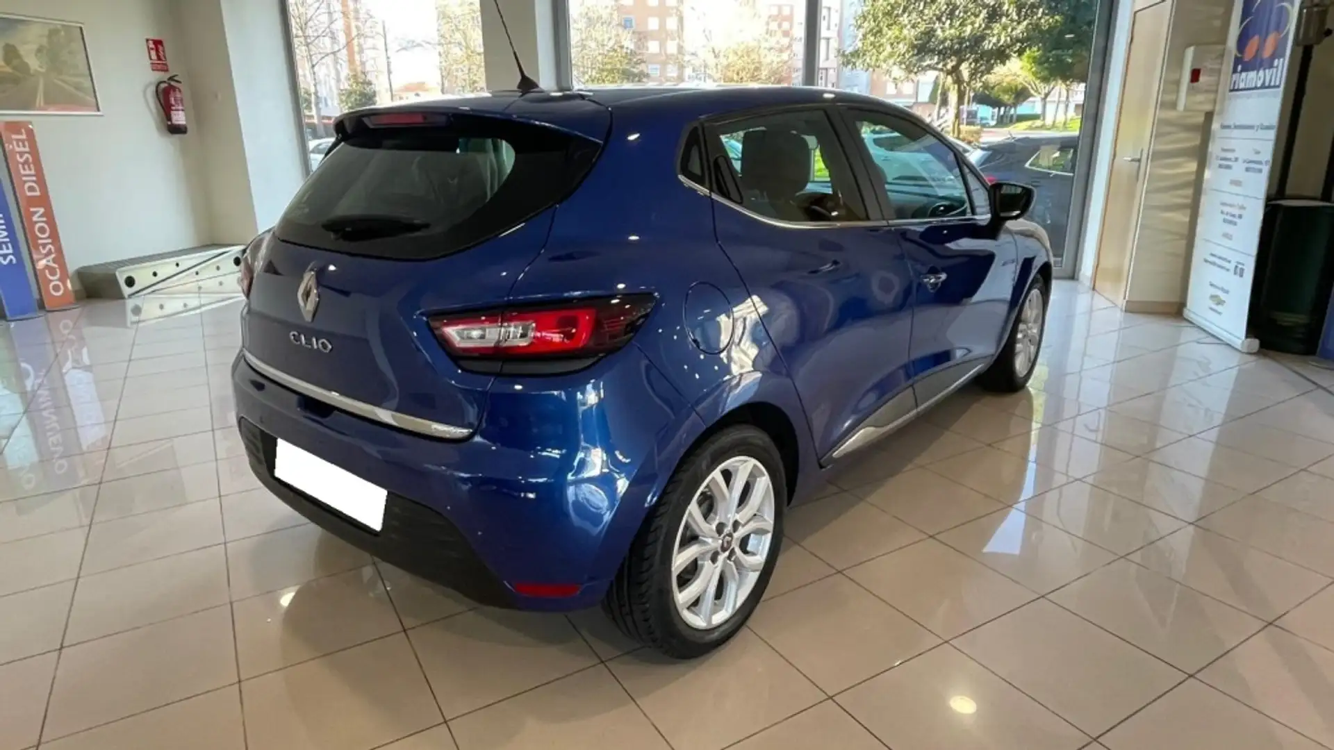 Renault Clio Pequeño Manual de 5 Puertas Azul - 2