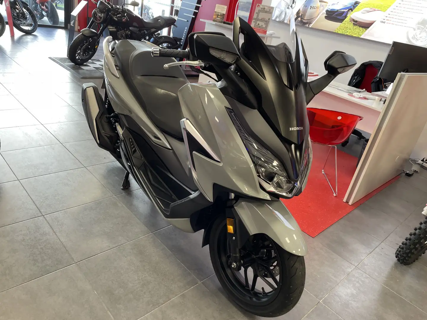 Honda Forza 350 Gris - 2
