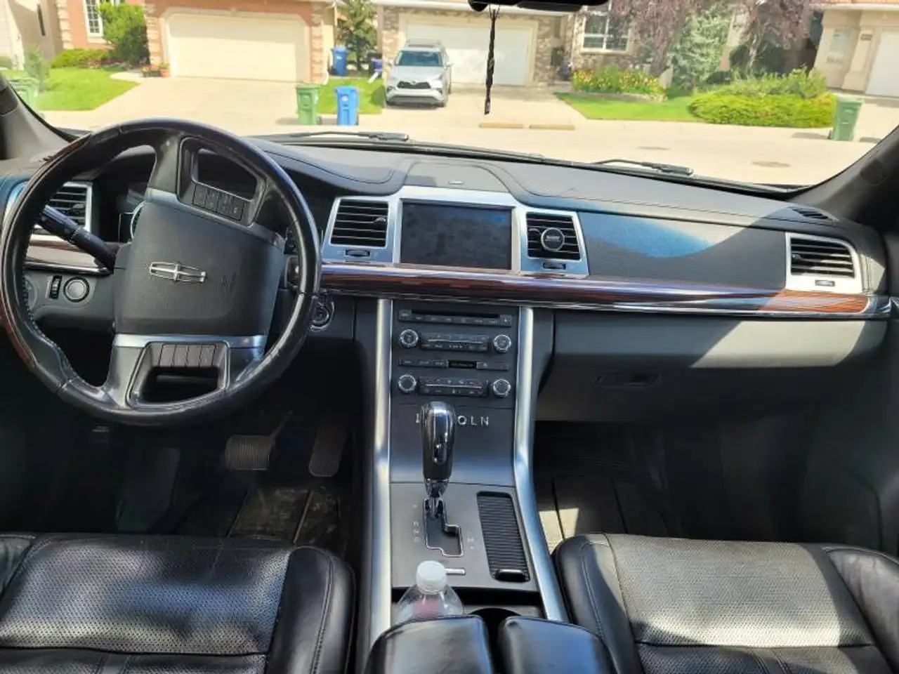 Lincoln MKS снимка Lincoln MKS