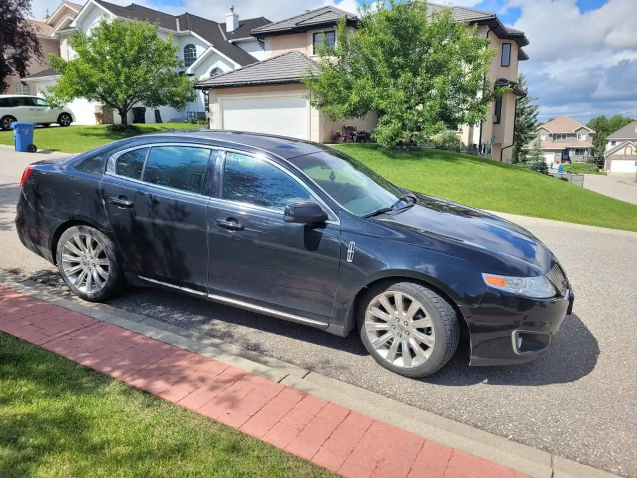Lincoln MKS снимка Lincoln MKS