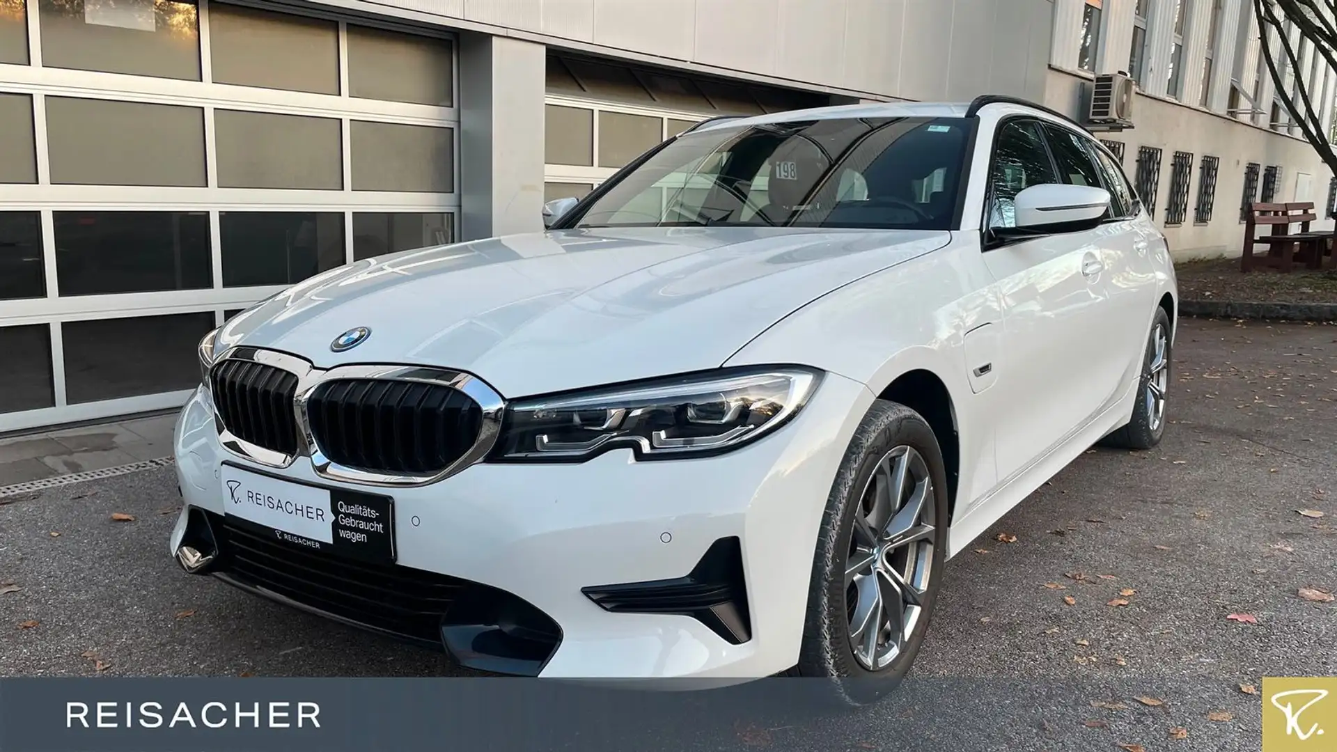 BMW 320 e A xDrive Tou Sport-Line,AHK,LCProf,adLED Blanc - 1