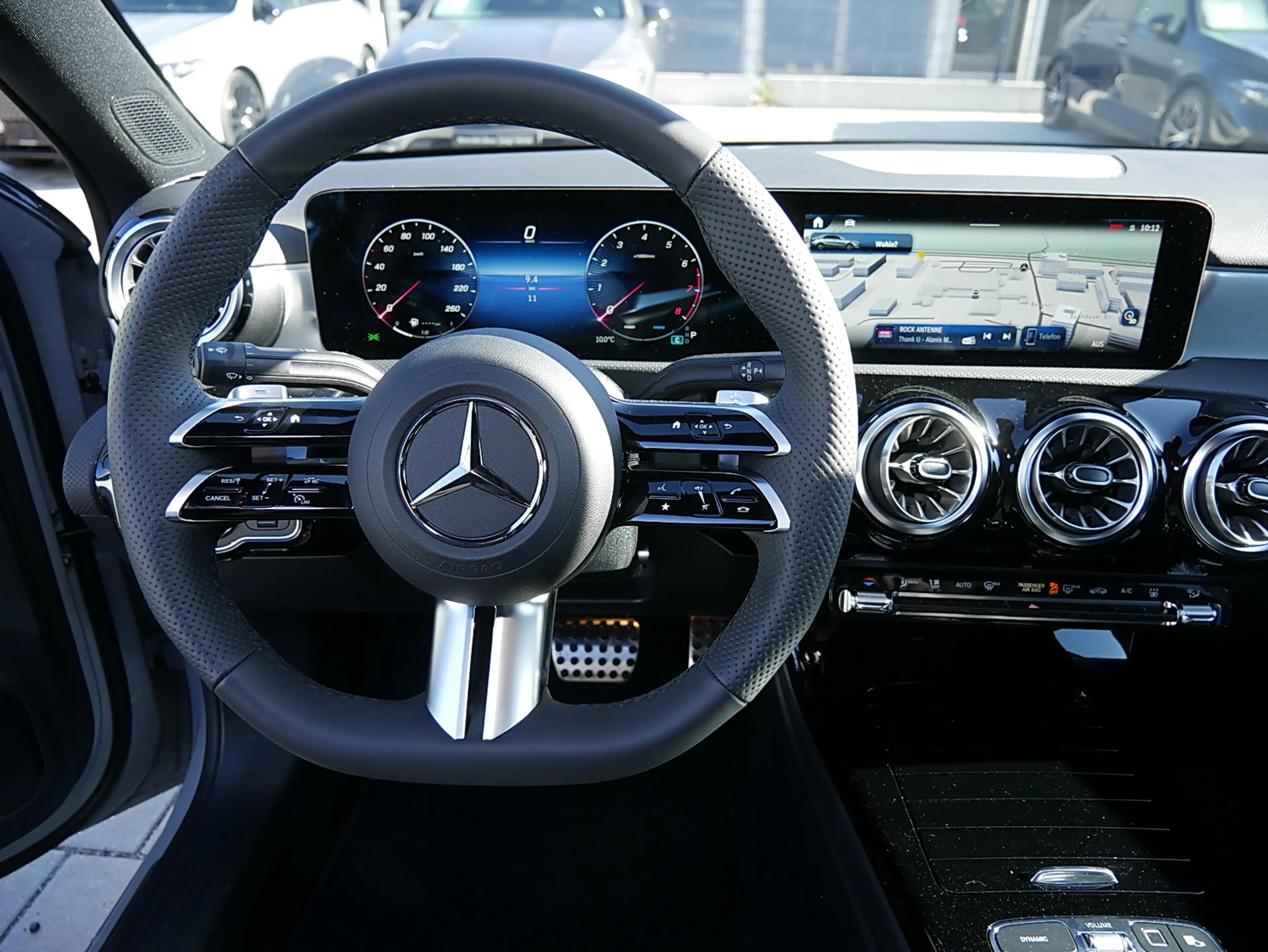 Mercedes-Benz A 200 AMG Avantgarde ILS MBUX Night Ambiente LED — photo 11
