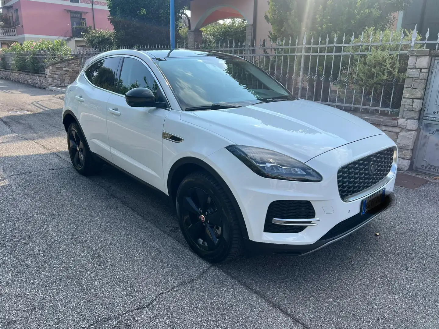 Jaguar E-Pace 2.0d i4 mhev R-Dynamic SE awd 163cv auto - 1