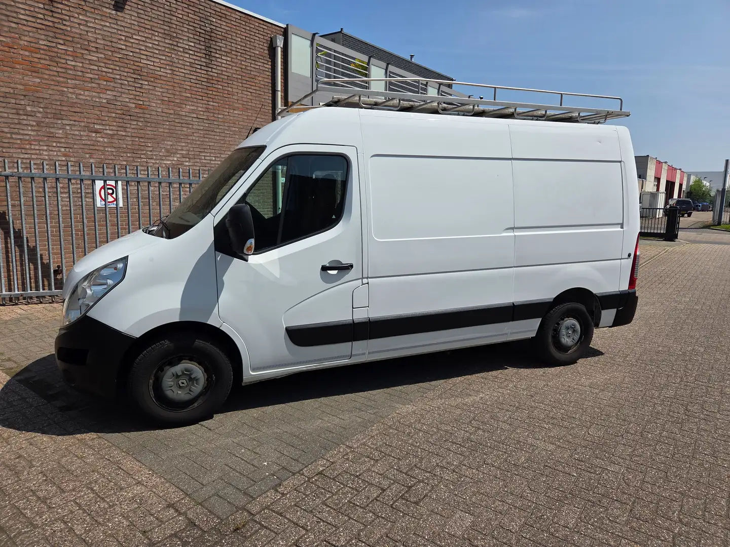 Renault Master Master T35 2.3 dCi L2H2 Wit - 1