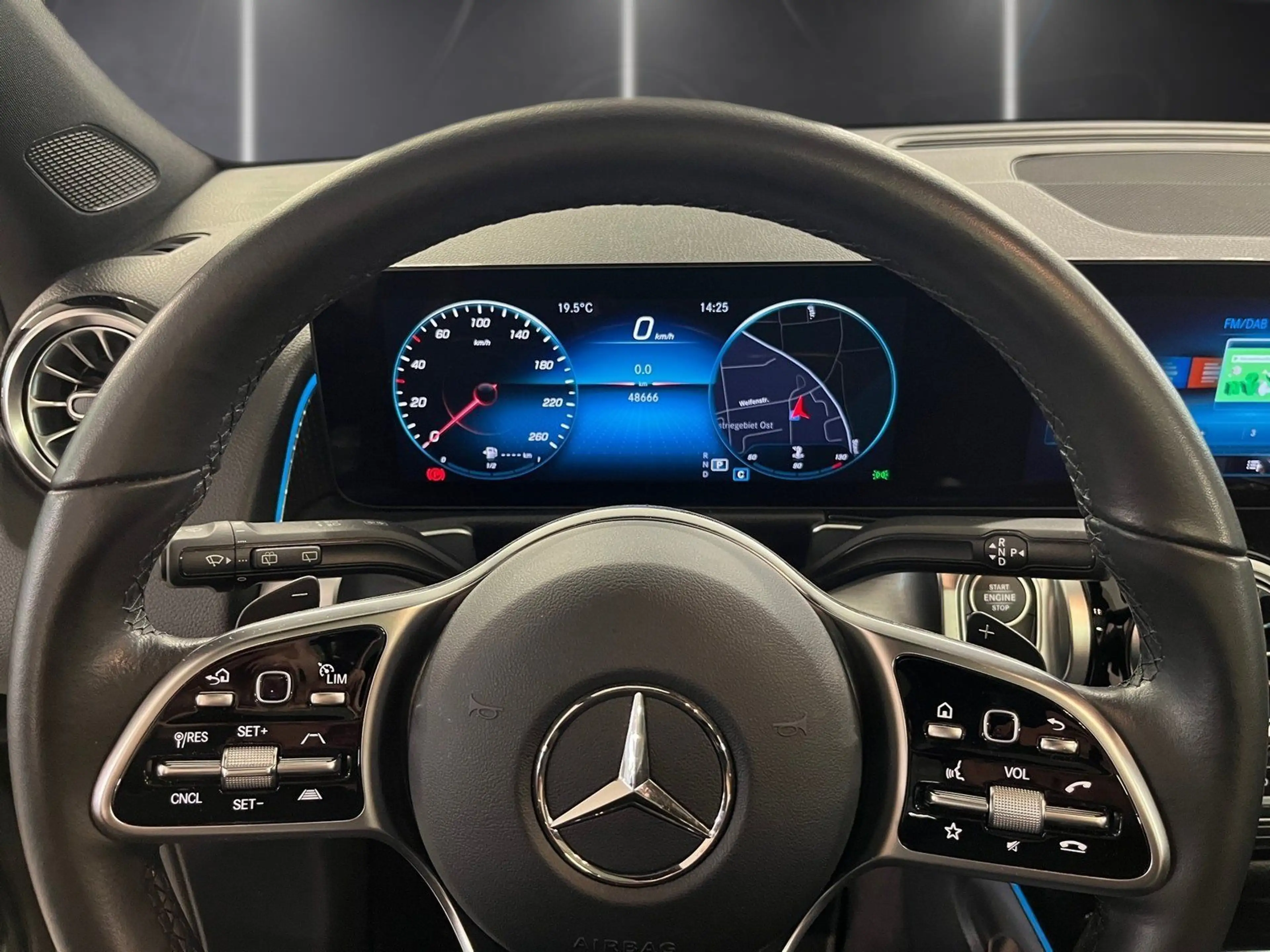 Mercedes-Benz GLB 220 d Progr*360*Distr*Panorama*Standh*Multib — photo 8