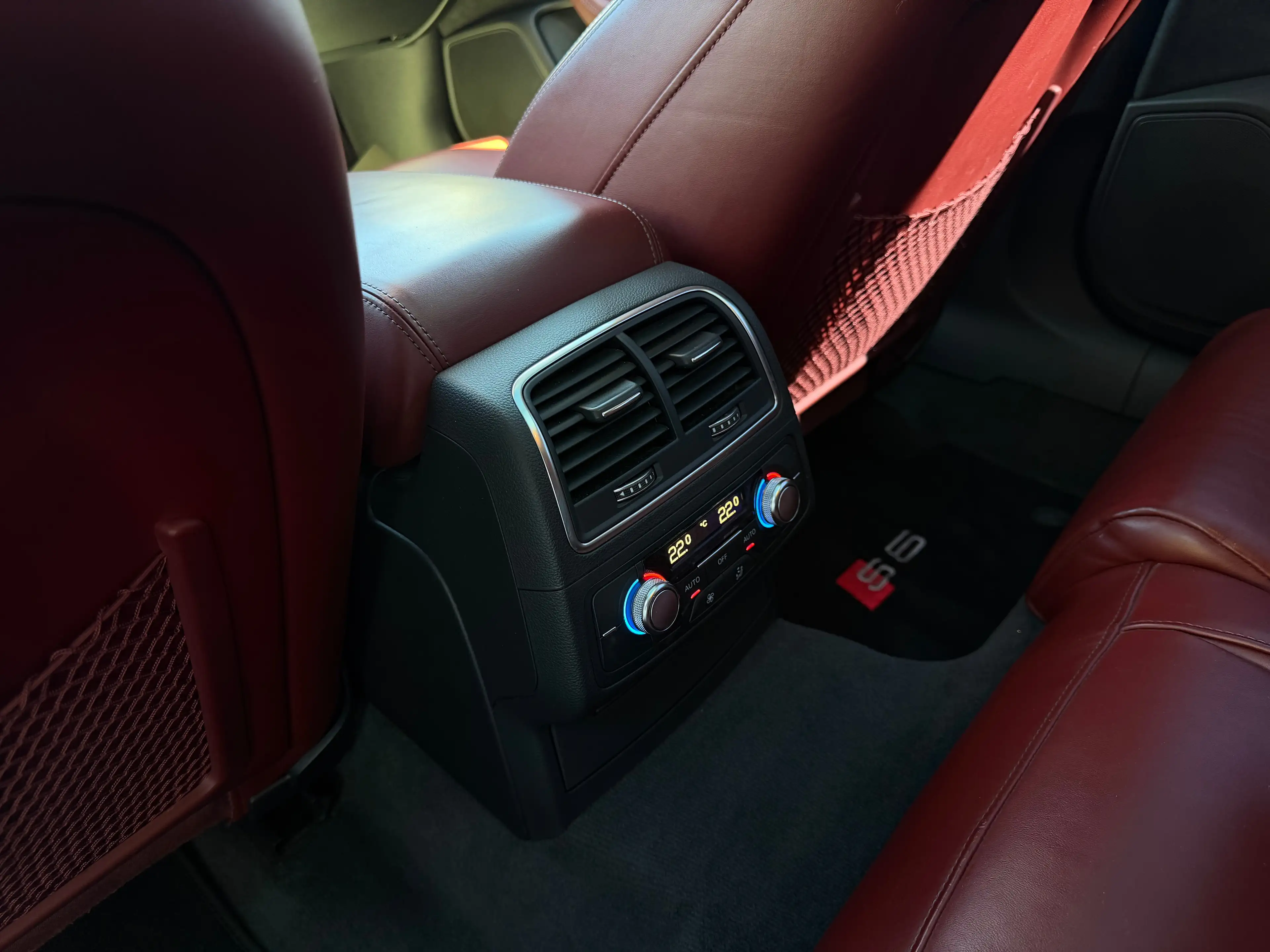 Audi S6 4.0 TFSI quattro *21"*RS6 MATRIX*Luftfeder*Headup*Sound*Memory* — photo 8