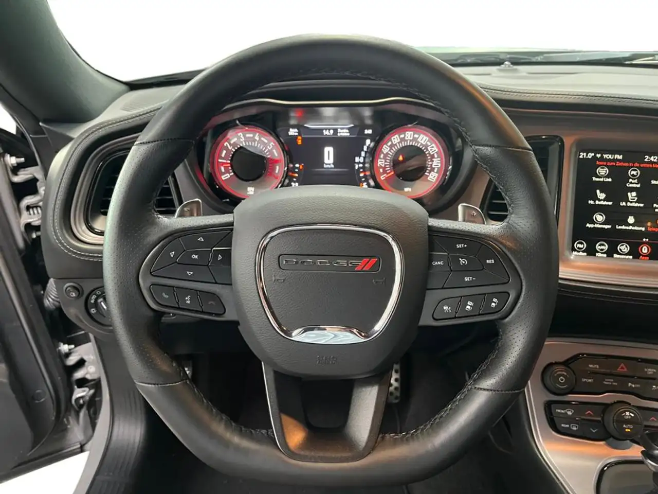 Dodge Challenger 2025 — фото 14
