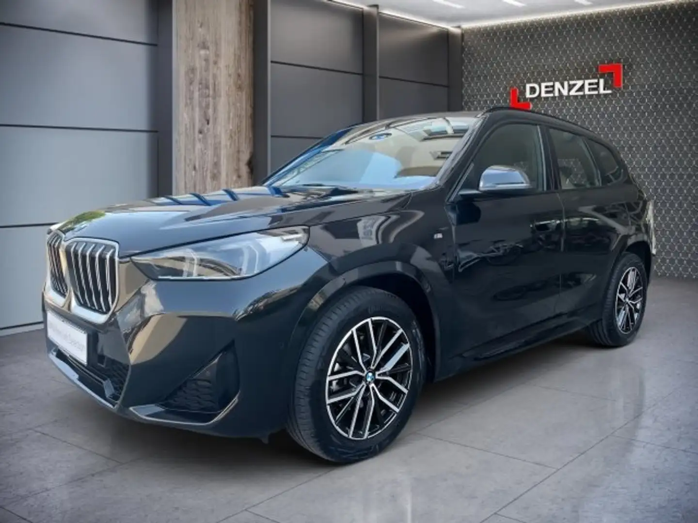 BMW X1 sDrive18i U11 B38 Schwarz - 1