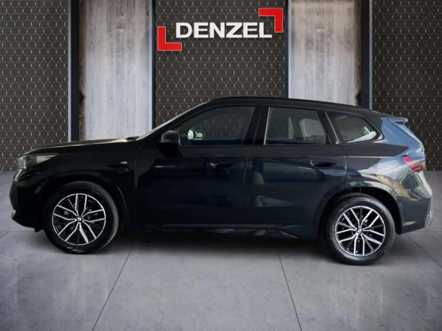 BMW X1 sDrive18i U11 B38 Schwarz - 2