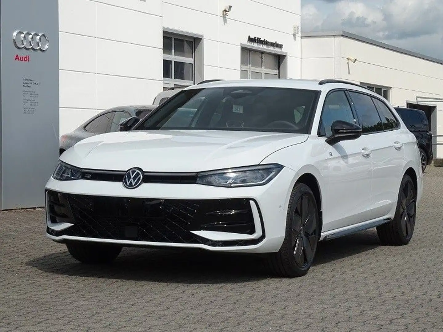 Volkswagen Passat Variant 2.0 TDI DSG R-line "Black Style" Weiß - 1