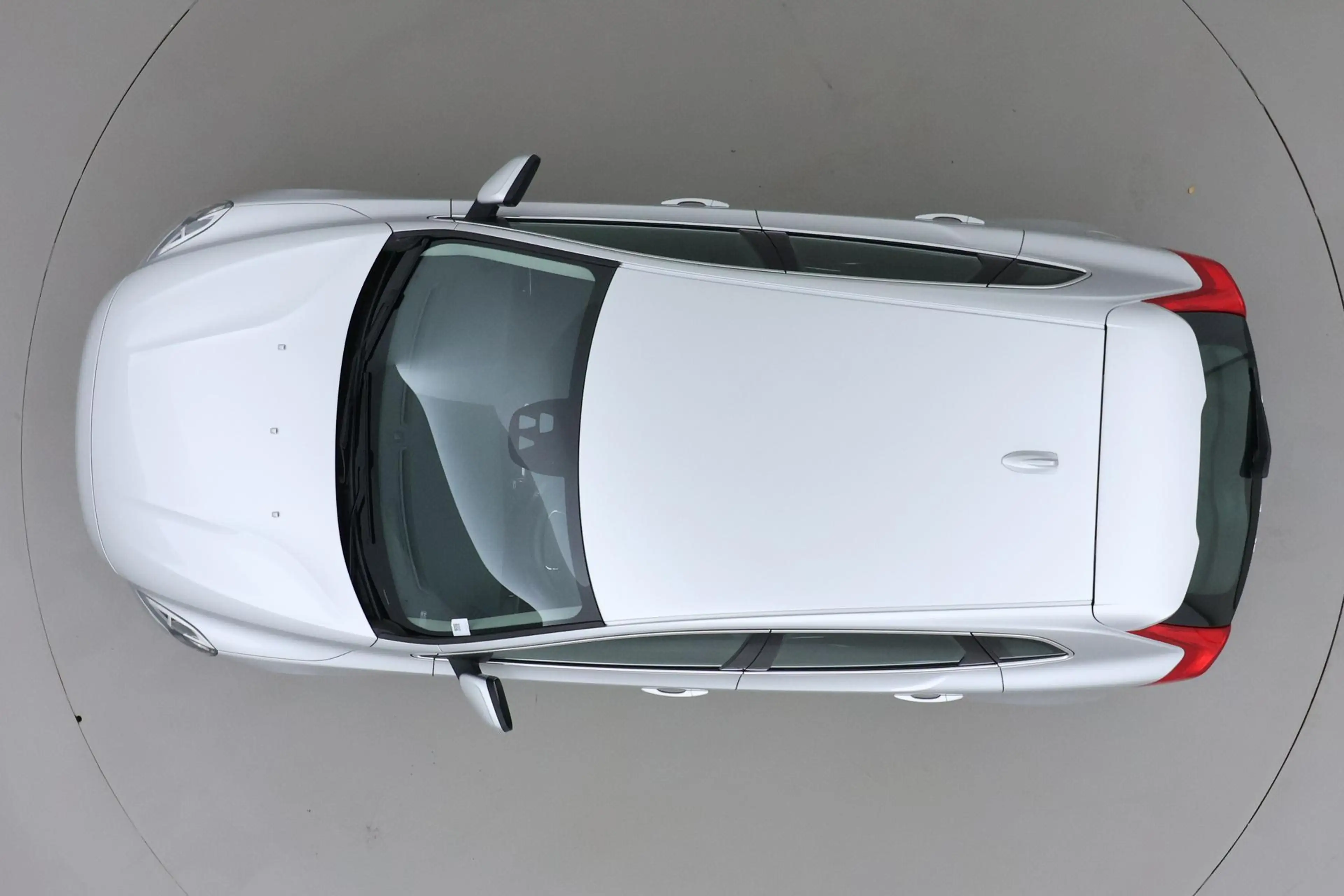 Volvo V40 2.0 D3 Momentum | Trekhaak | ACC | BLIS | Standkac — photo 49