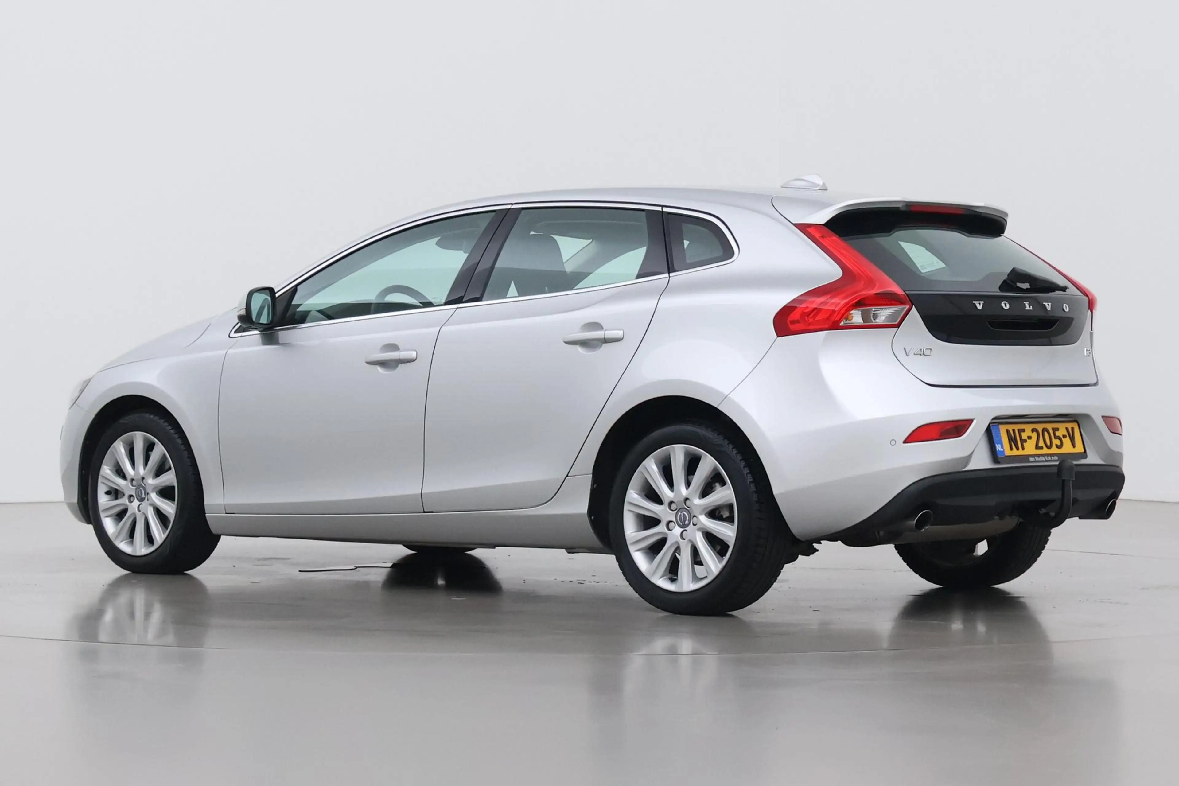 Volvo V40 2.0 D3 Momentum | Trekhaak | ACC | BLIS | Standkac — photo 48