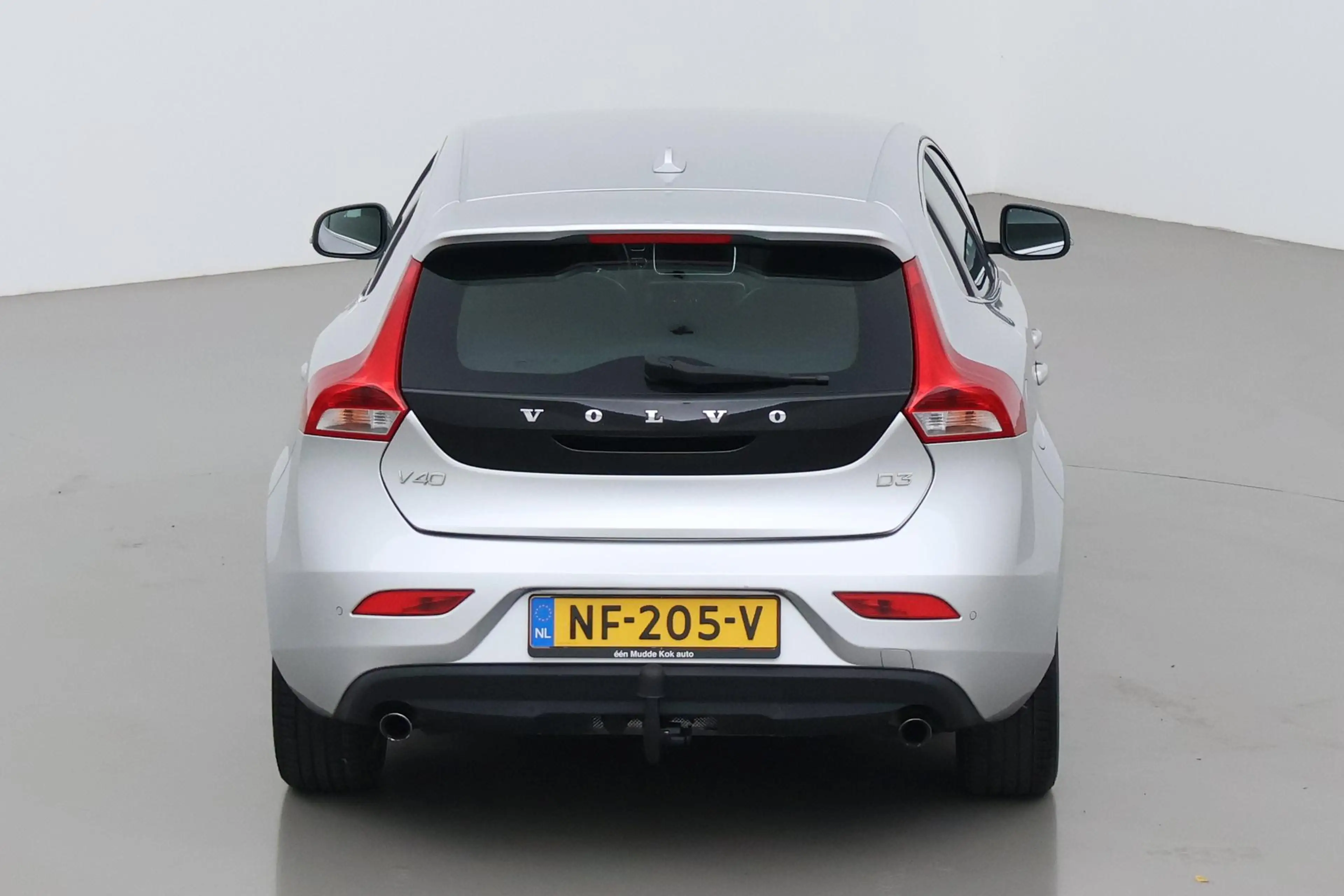 Volvo V40 2.0 D3 Momentum | Trekhaak | ACC | BLIS | Standkac — photo 9