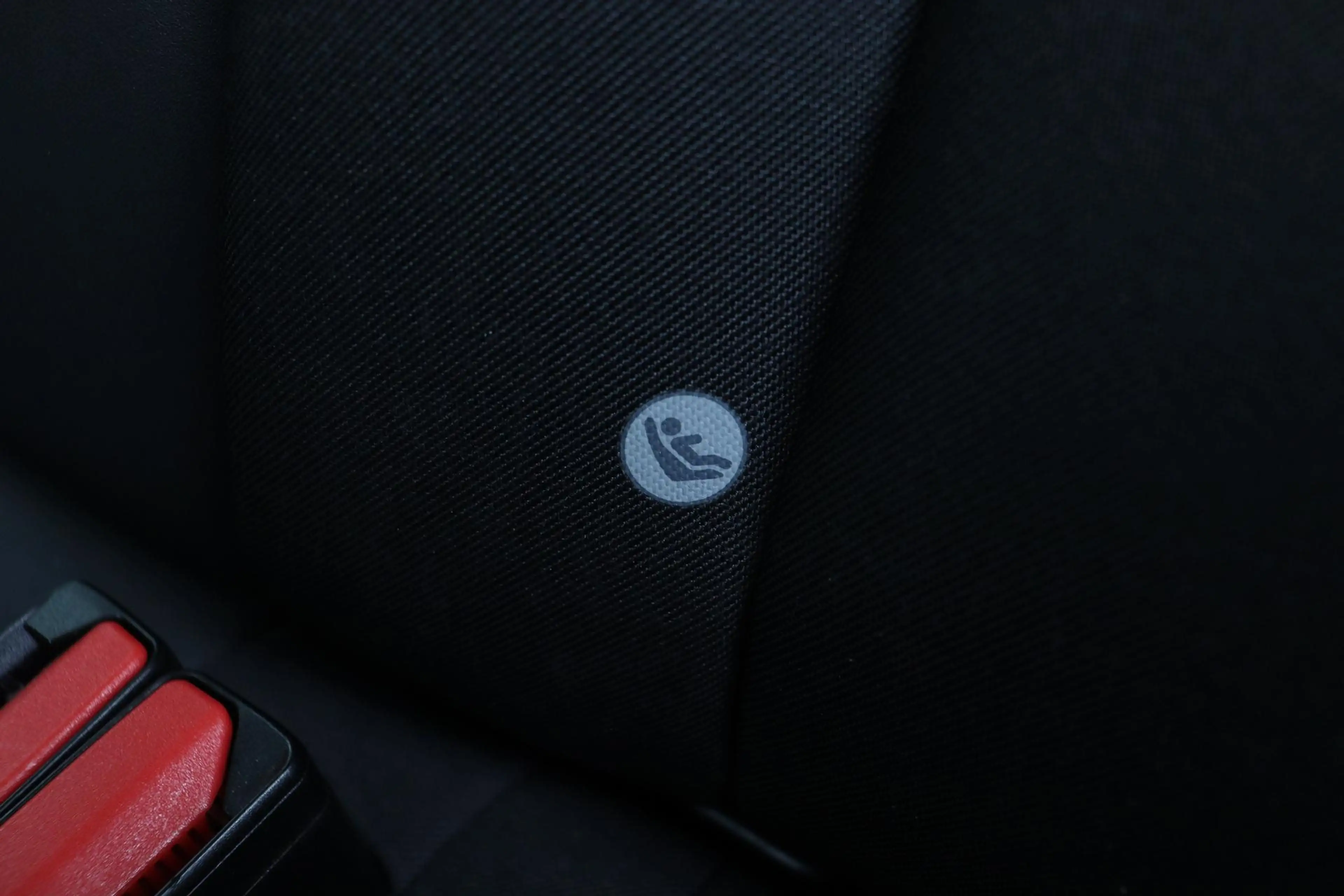Volvo V40 2.0 D3 Momentum | Trekhaak | ACC | BLIS | Standkac — photo 41