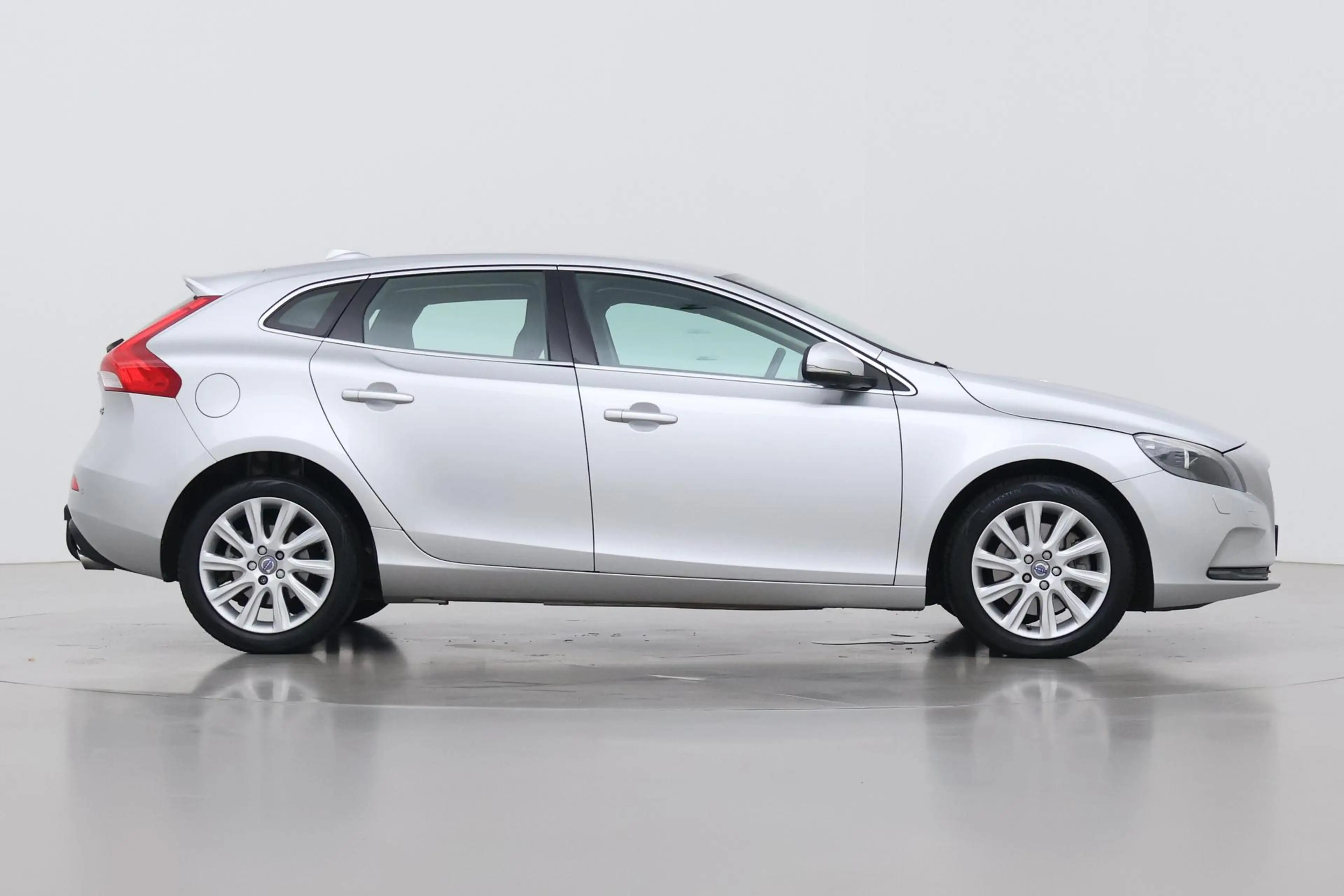 Volvo V40 2.0 D3 Momentum | Trekhaak | ACC | BLIS | Standkac — photo 10