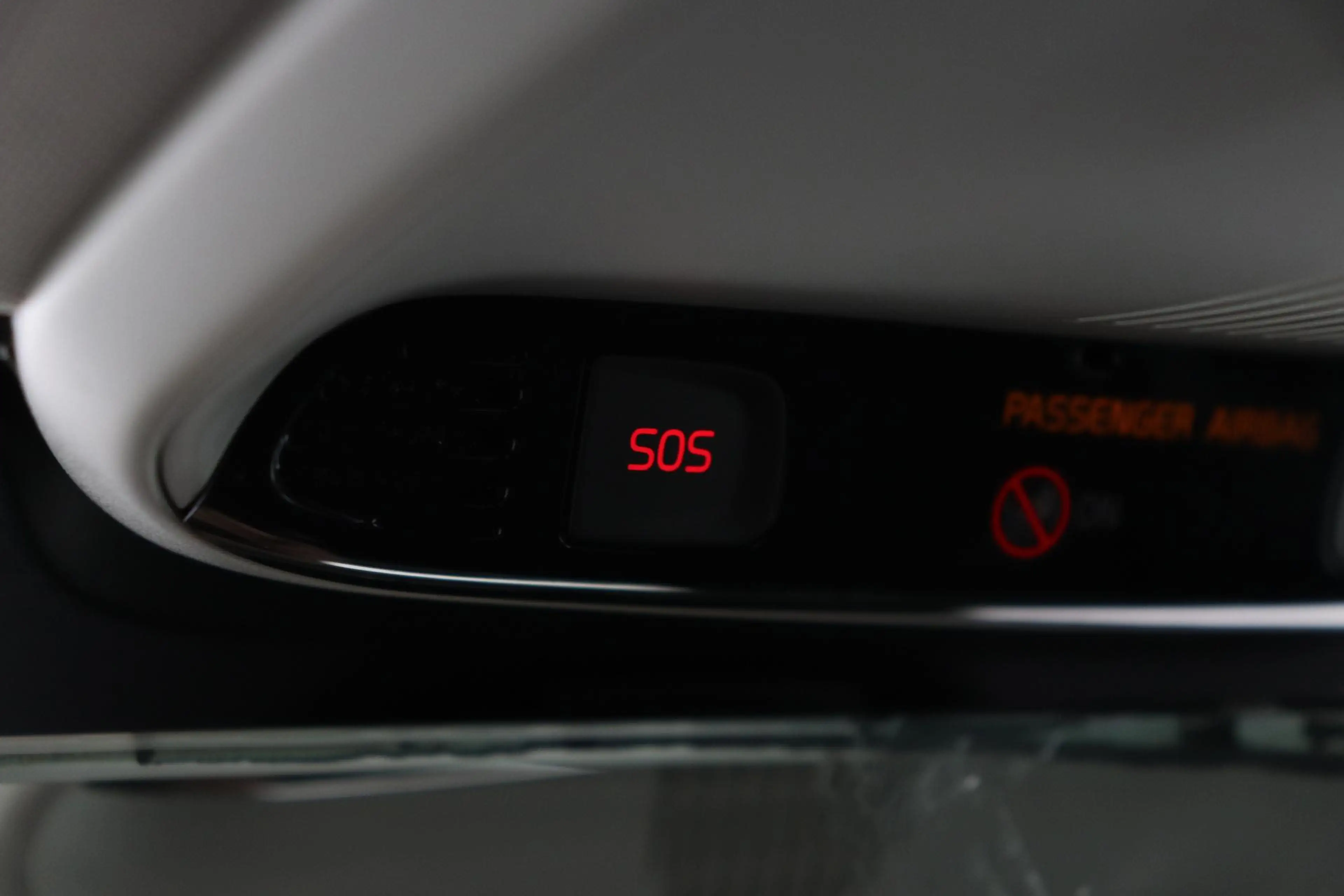Volvo V40 2.0 D3 Momentum | Trekhaak | ACC | BLIS | Standkac — photo 31